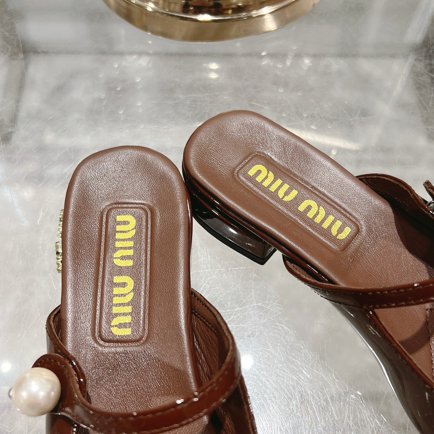 Miu 25C Flat Mule Gingerbread Brown Patent Leather 235305