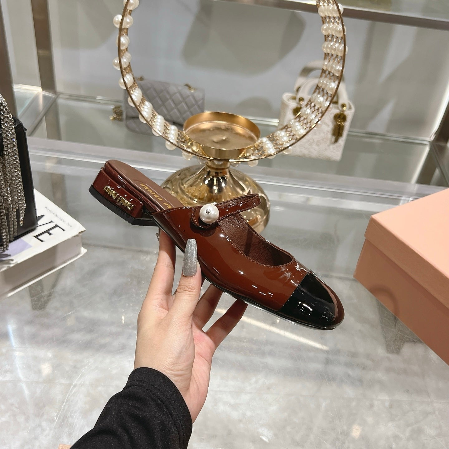 Miu 25C Flat Mule Gingerbread Brown Patent Leather 235305