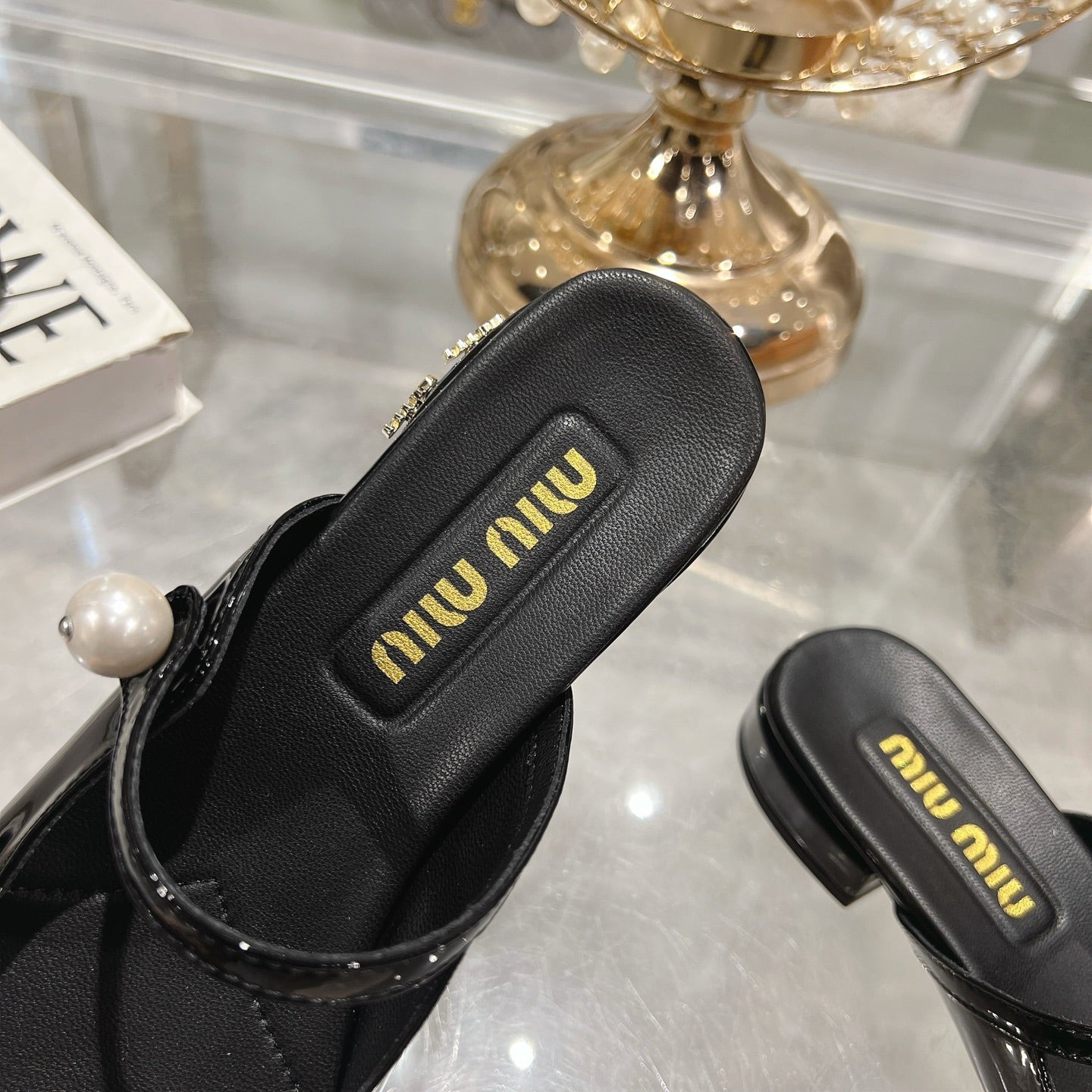 Miu 25C Flat Mule Black Patent Leather 235307