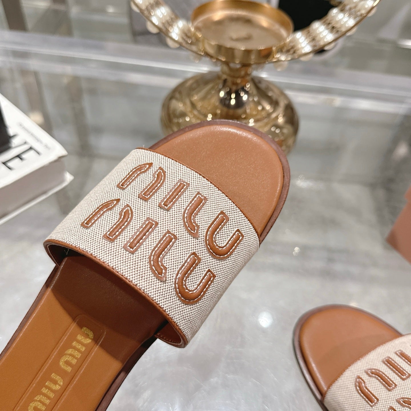 Miu Slippers Brown Leather 235321