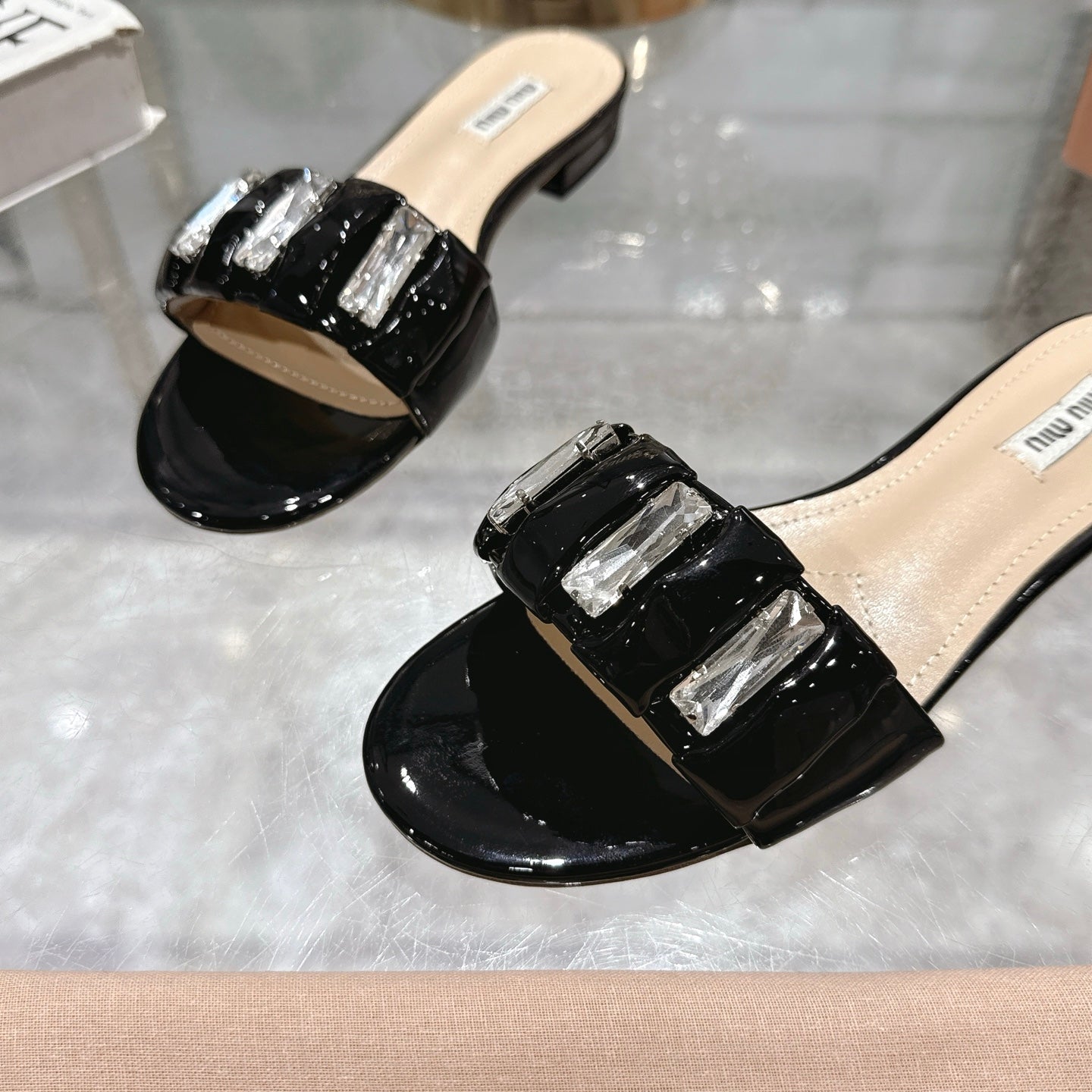 Miu 25C Slippers Black Patent Leather 235322