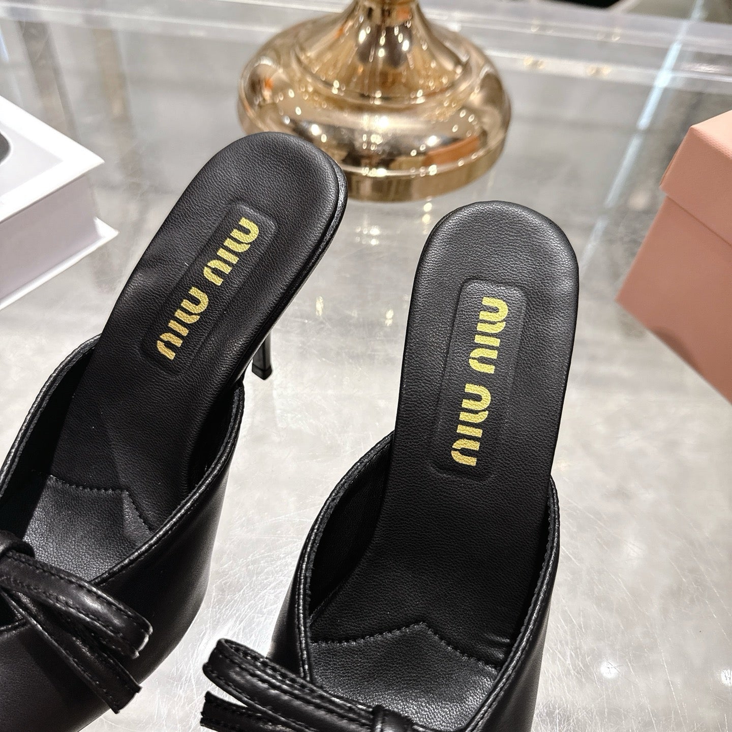 Miu 26 Pointed Toe High Heel Black Sheepskin 592087