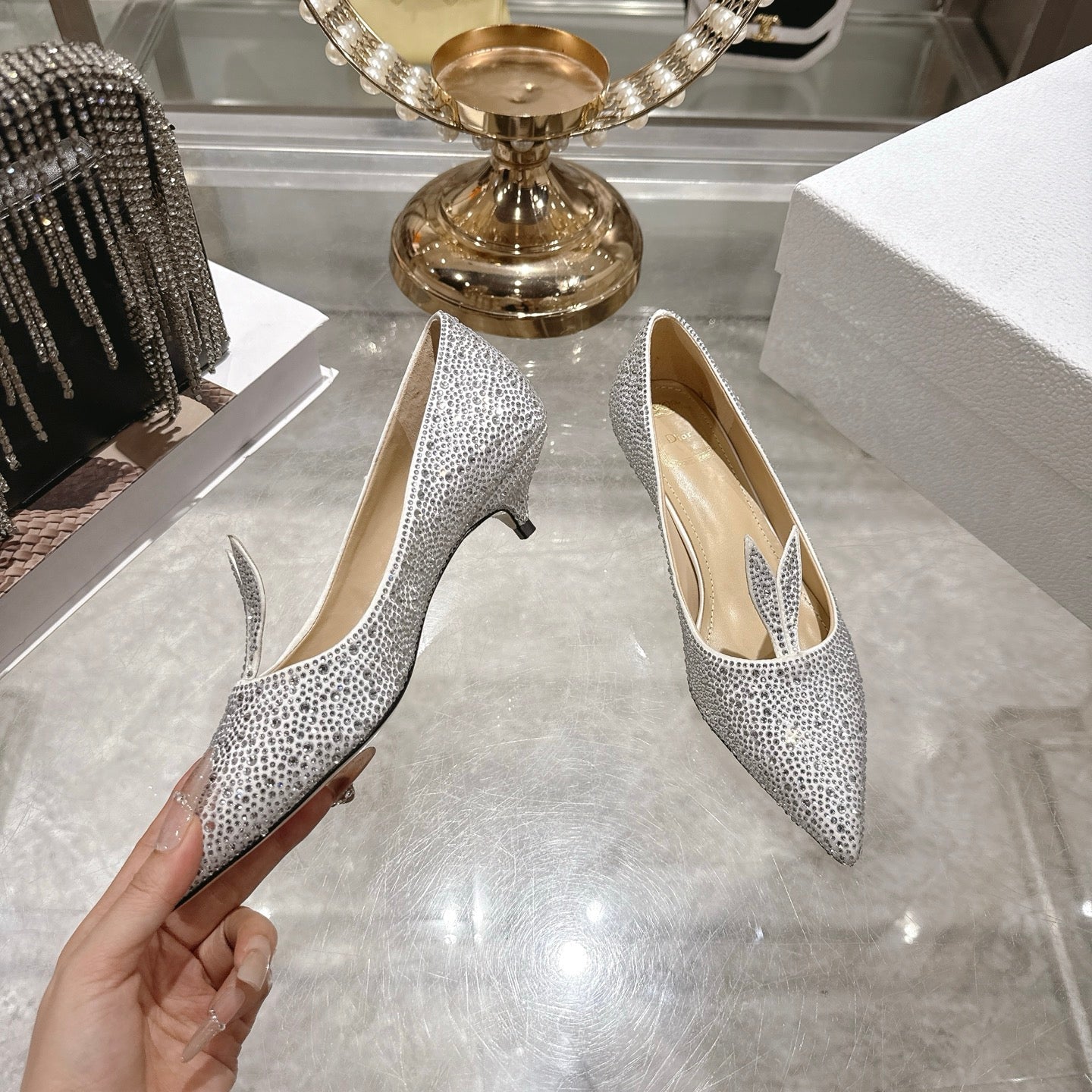 CD 26 Pump Light Gray Full Diamond Sheepskin 592199