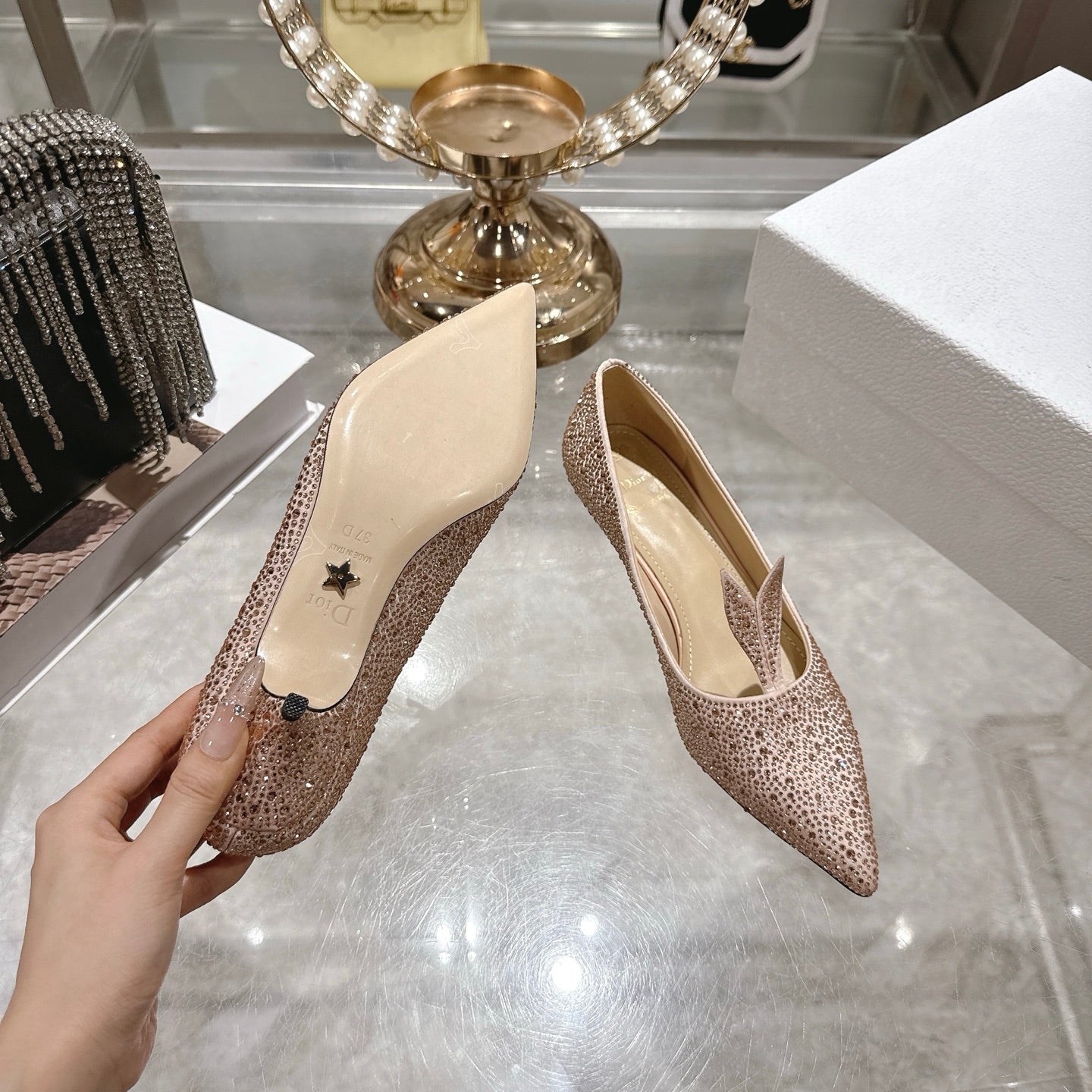 CD 26 Pump 35mm Beige Full Diamond Sheepskin 592201