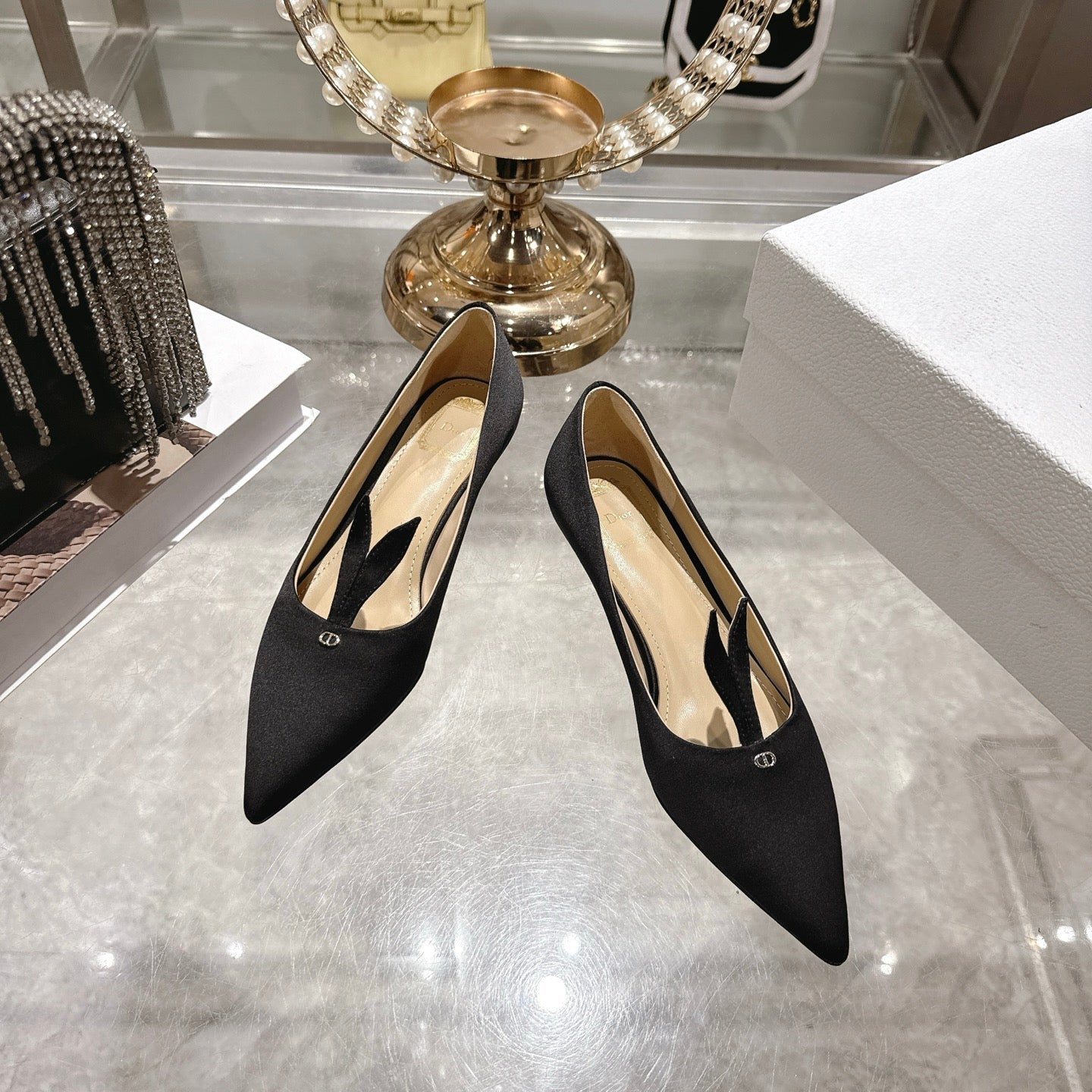 CD 26 Pump 35mm Black Silk Satin 592204