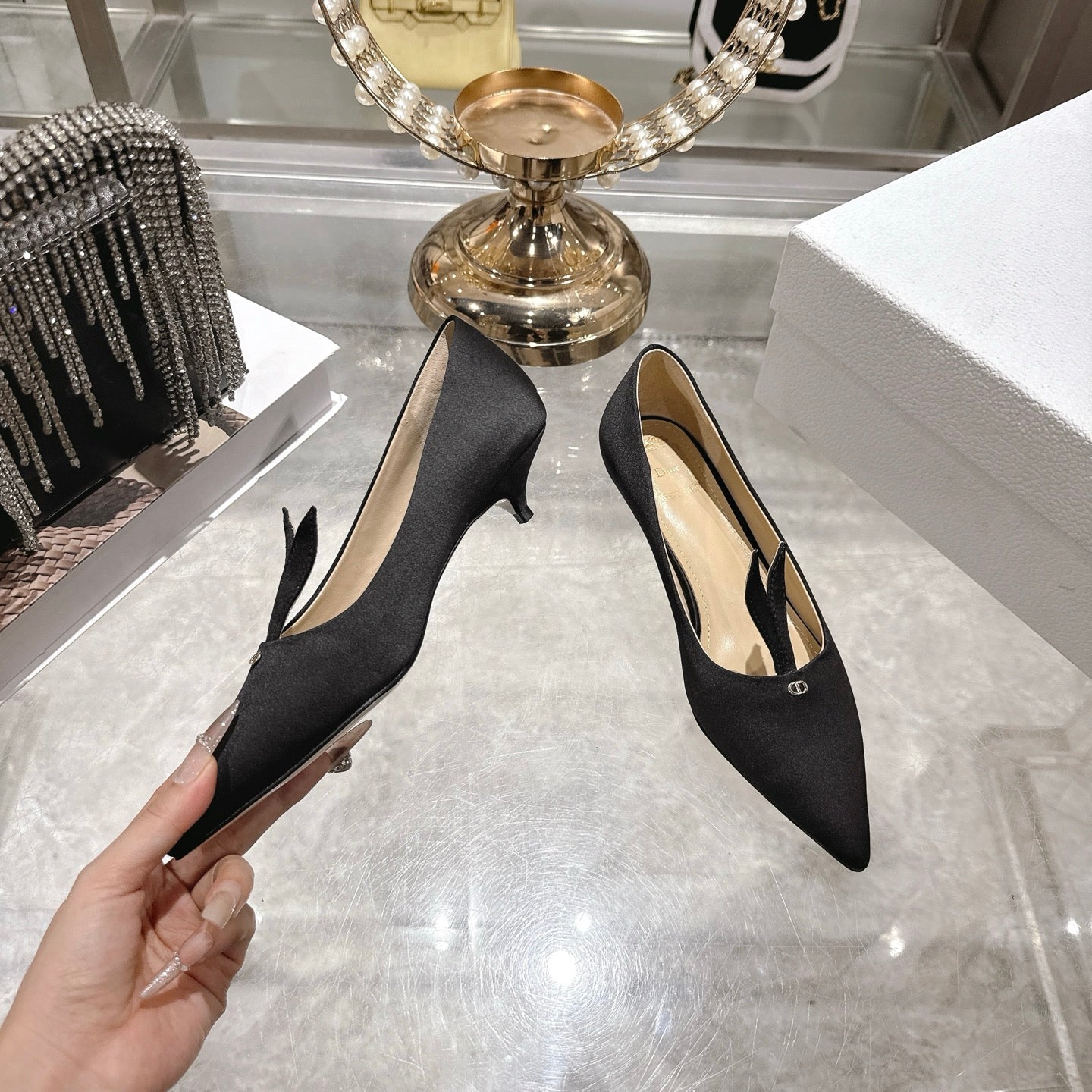 CD 26 Pump 35mm Black Silk Satin 592204