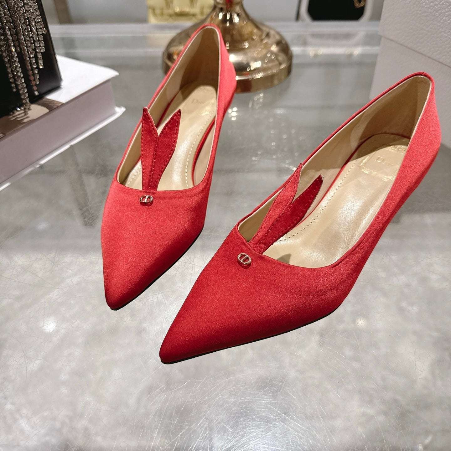 CD 26 Pump 35mm Red Silk Satin 592205