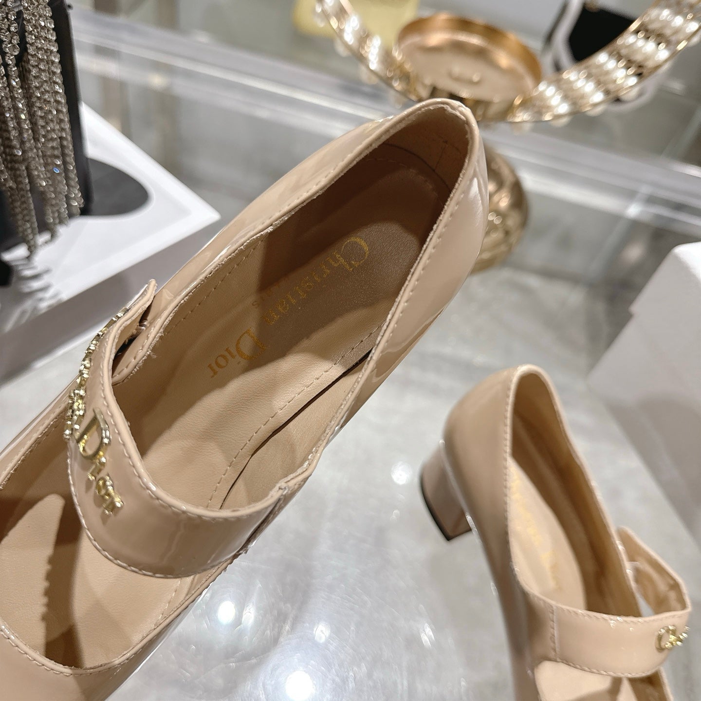 CC 26 Lolita High Heels 40 Beige Patent Leather 592207