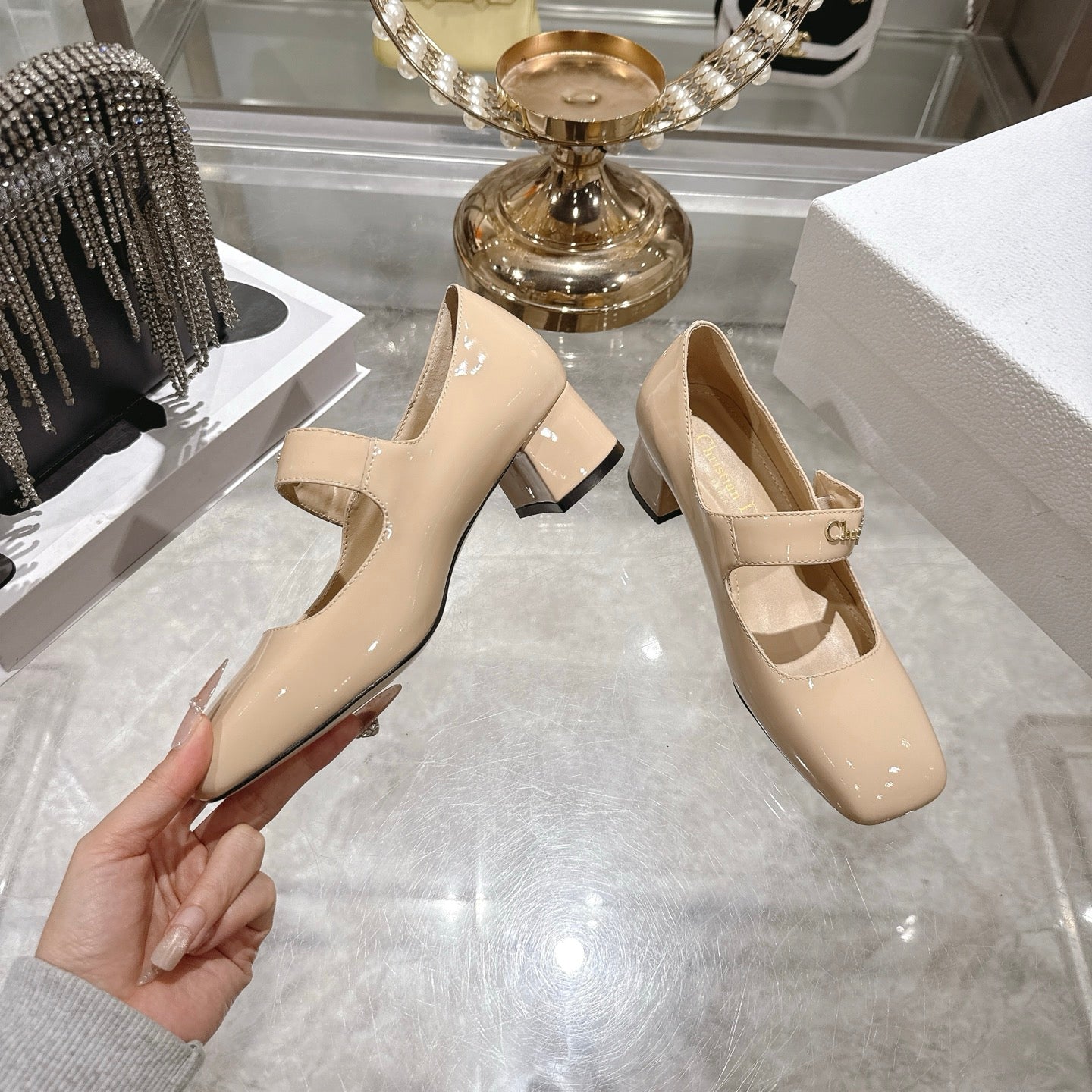 CC 26 Lolita High Heels 40 Beige Patent Leather 592207