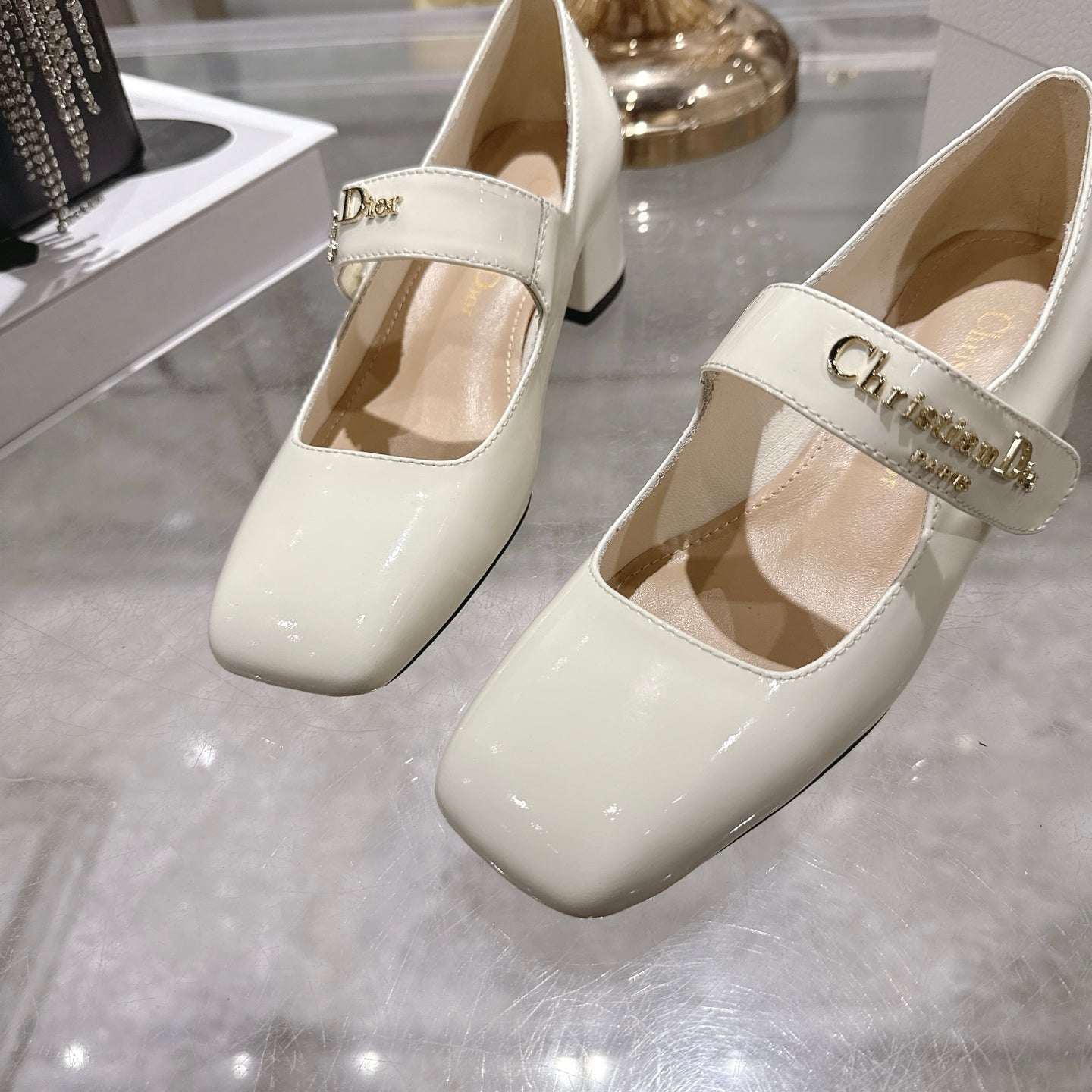 CD 26 Lolita High Heels 40 Ivory Patent Leather 592209