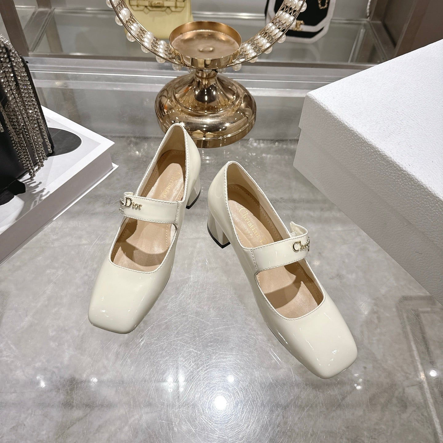 CD 26 Lolita High Heels 40 Ivory Patent Leather 592209