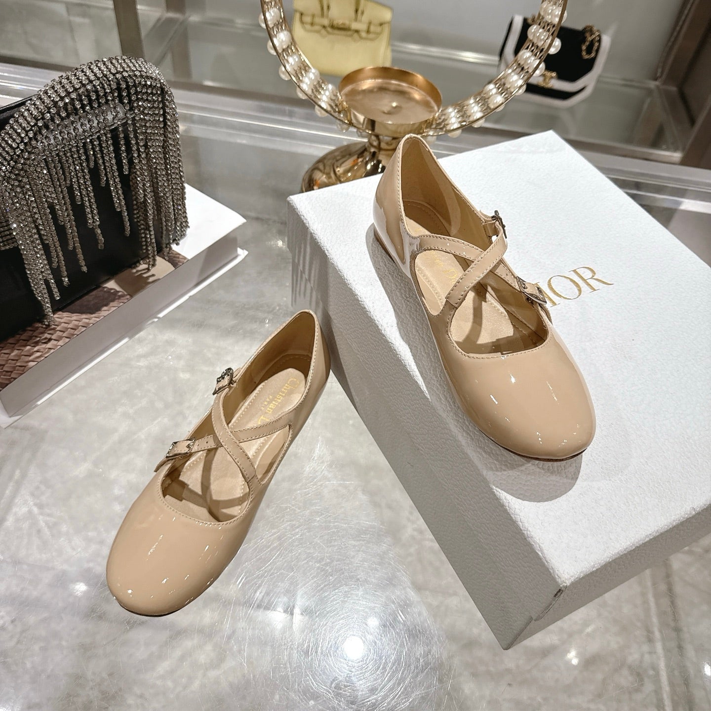 CD 26 Ballet Flats Beige Patent Leather 592211