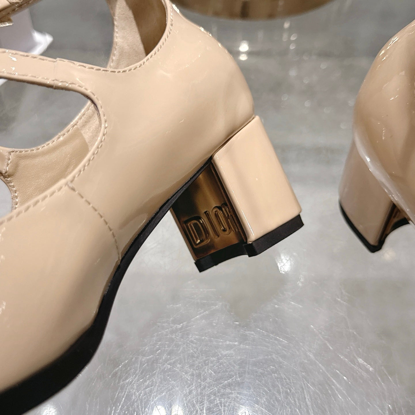 CD 26 Heel Mary Jane 40 Beige Patent Leather 592221