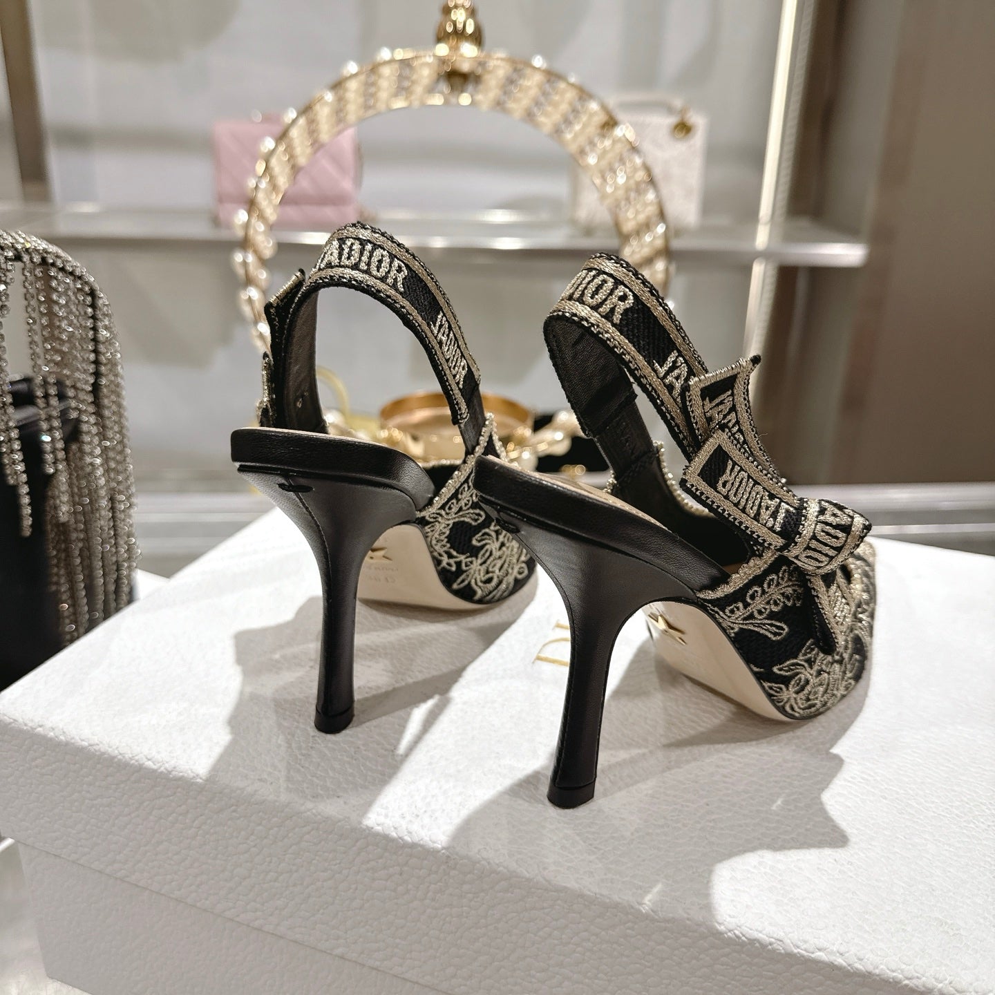 CD 26 Slingback Metallic Floral Embroidery 85mm Black Gold Tweed 592233