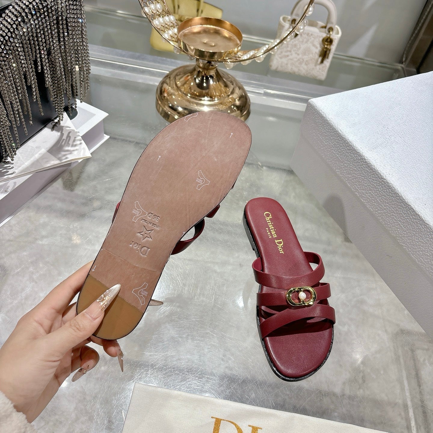 CD 26 Flat Sandals Dark Red Leather 592261