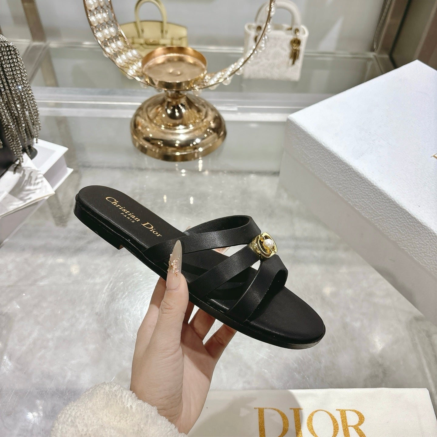 CD 26 Flat Sandals Black Leather 592262