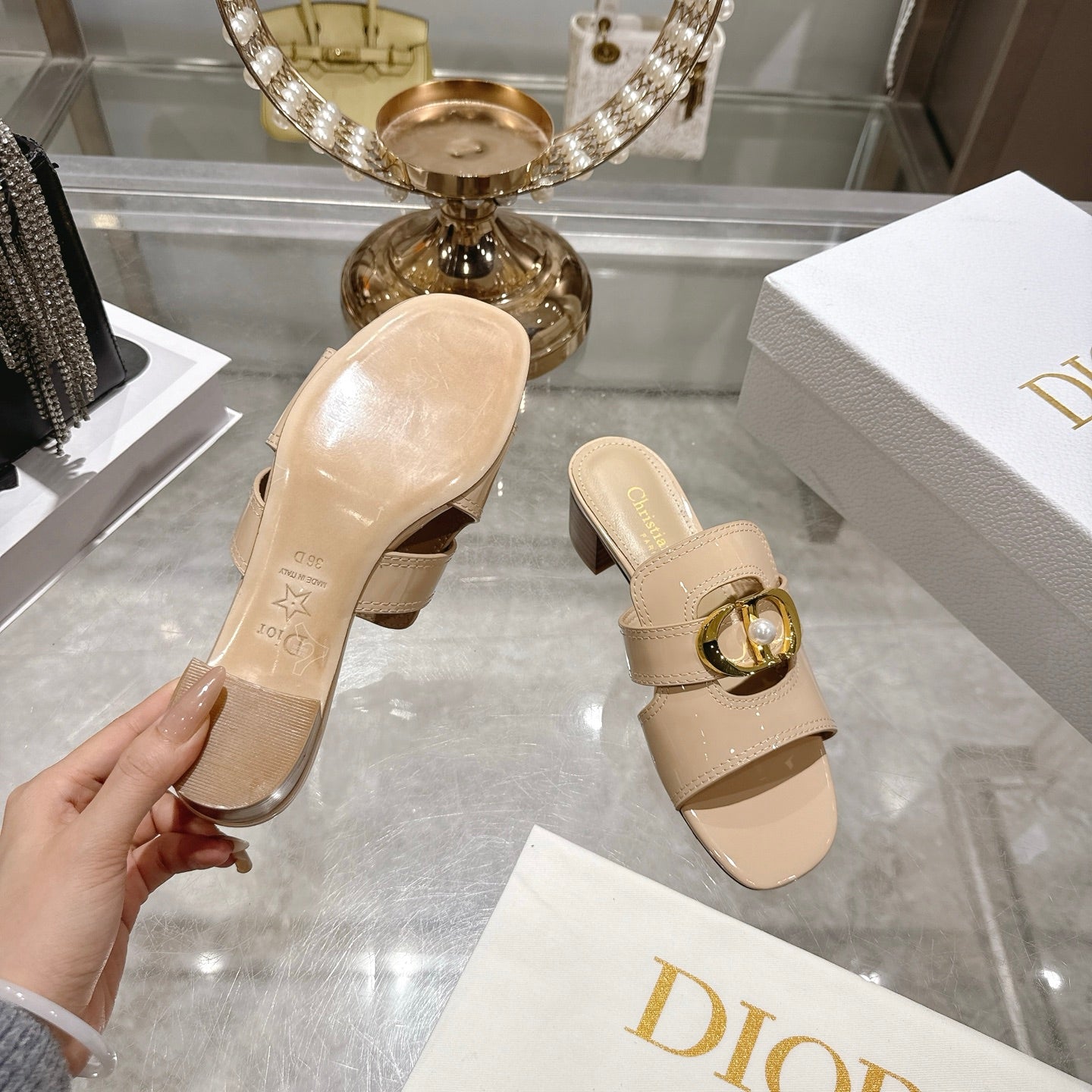 CD 26 Chunky Heel Sandals 35mm Beige Patent Leather 592269