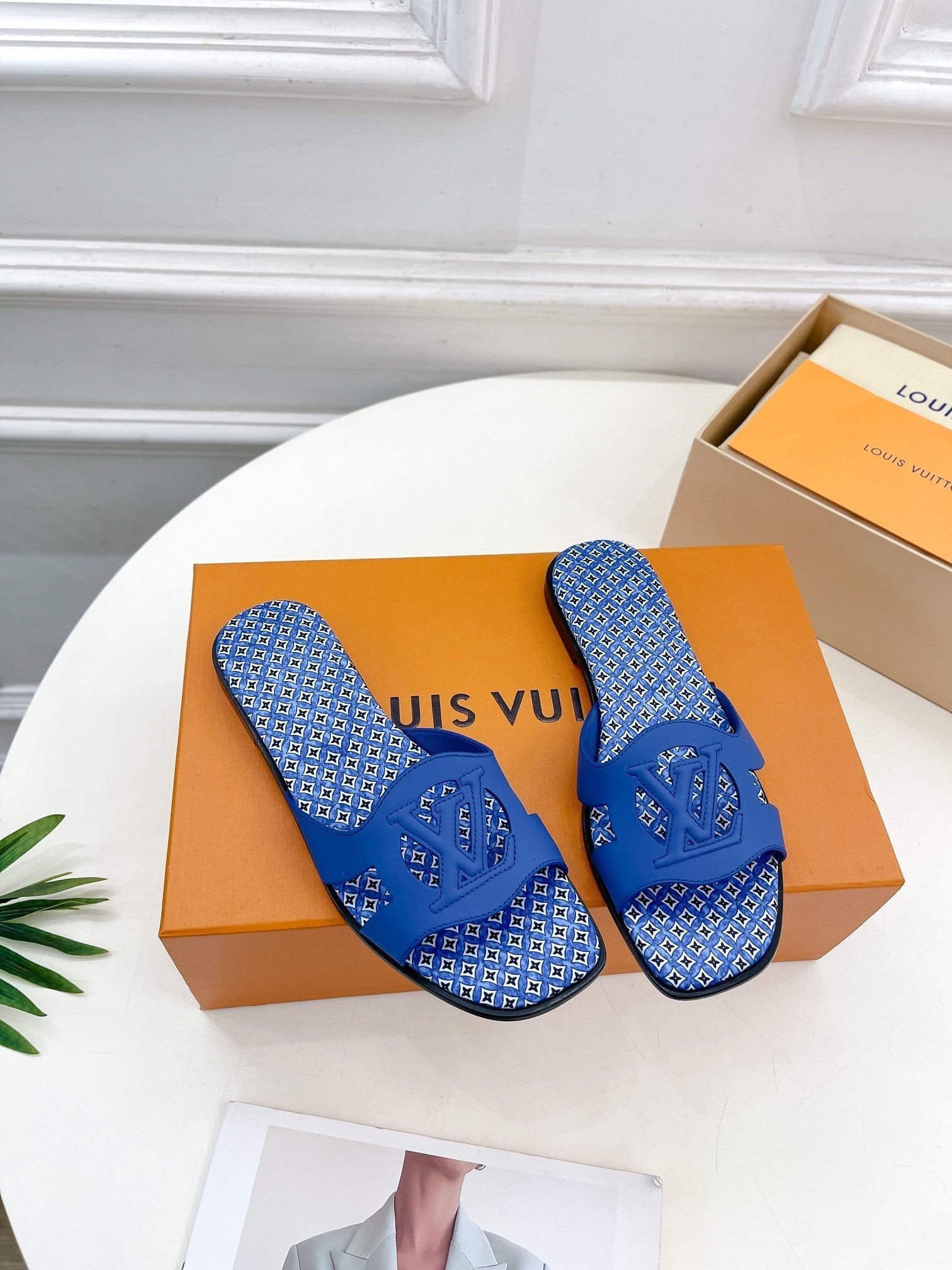 lv sandal isola flat mule blue calfskin star monogram