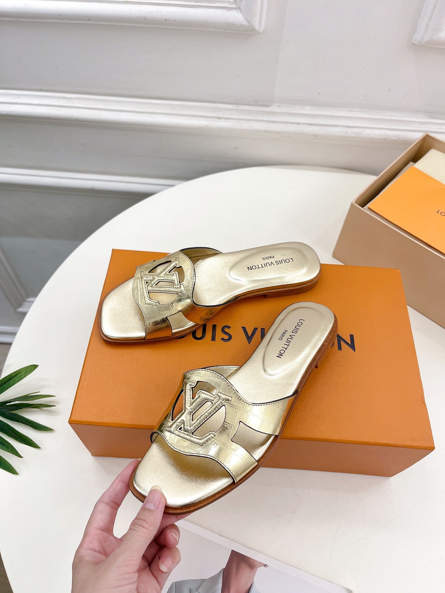 isola flat mule gold metalic calfskin