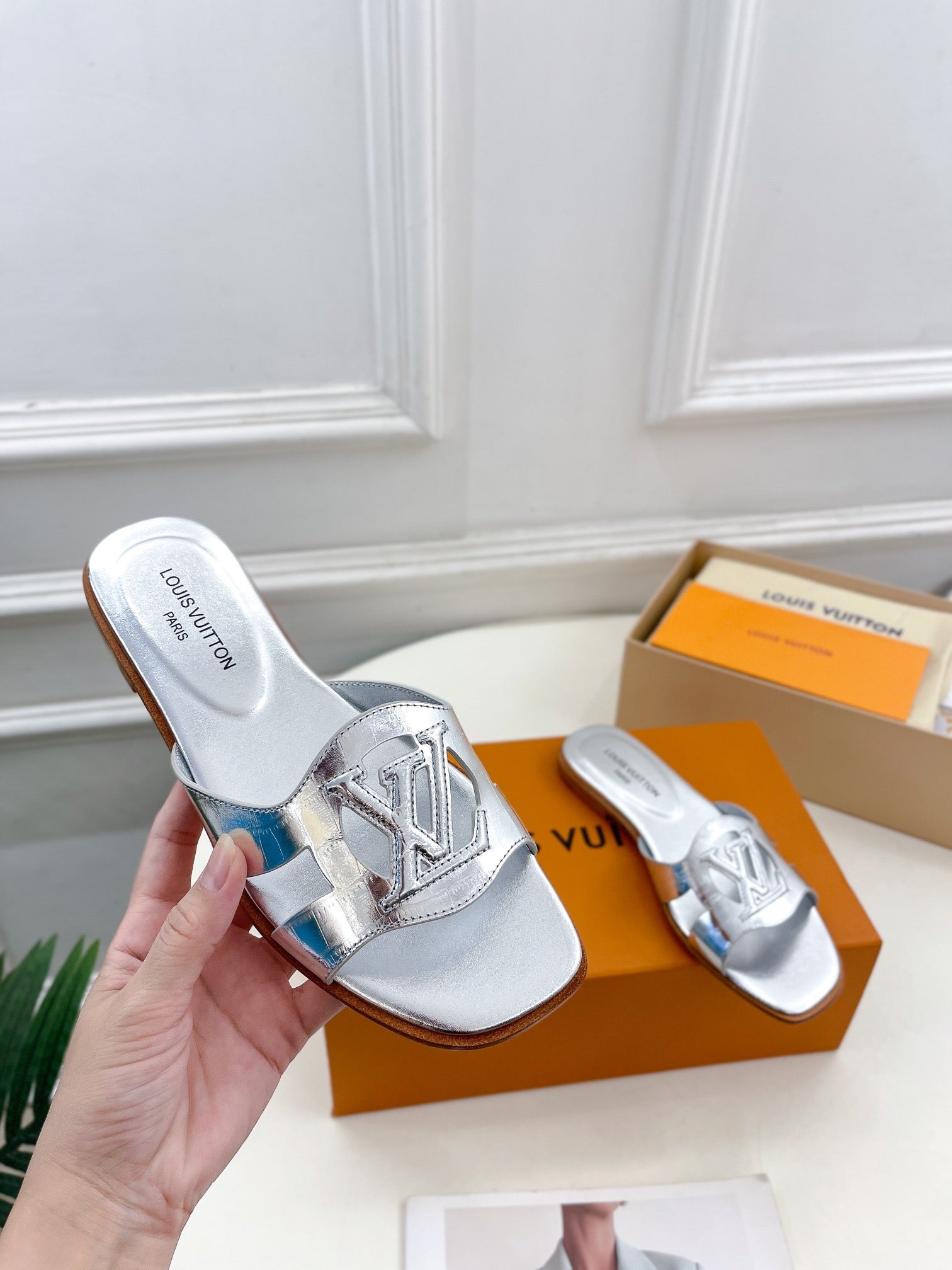 isola flat mule silver metalic calfskin