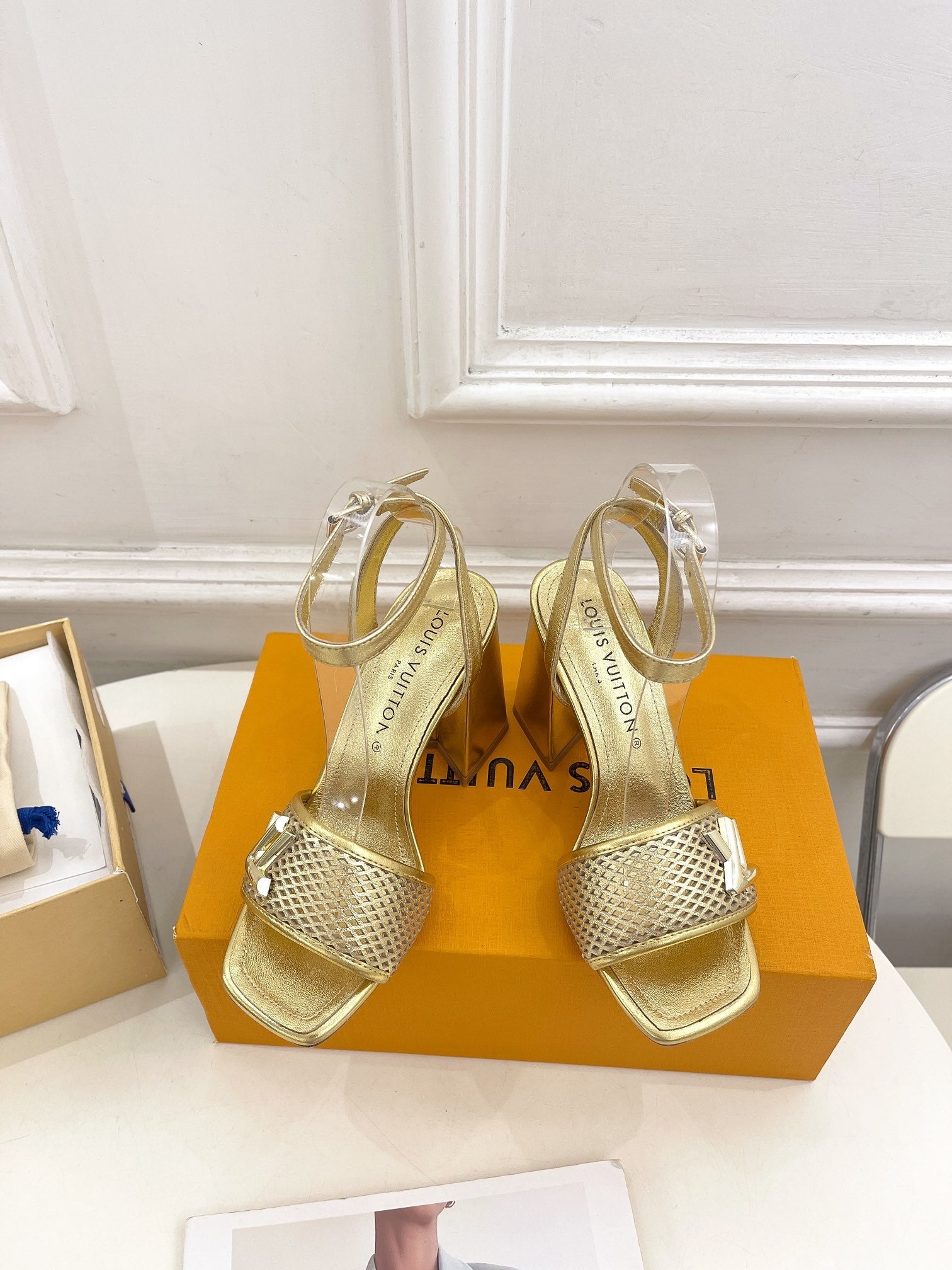 shake platform 90 gold metalic calfskin