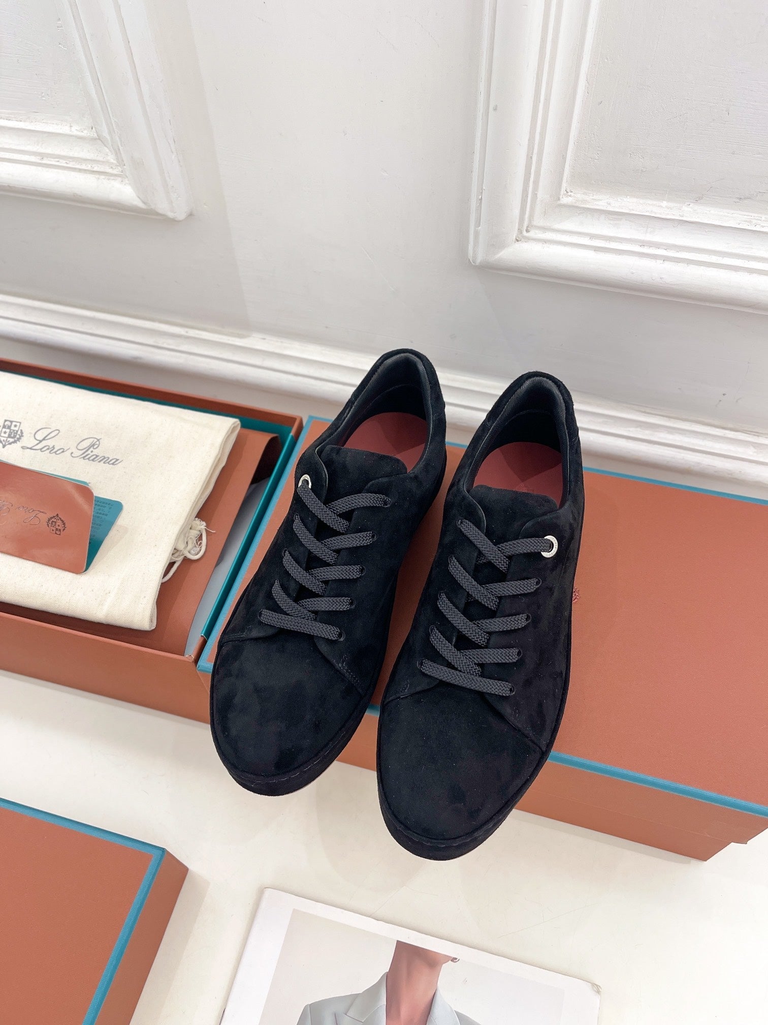 LP Nuage Sneaker In Black Suede 988277