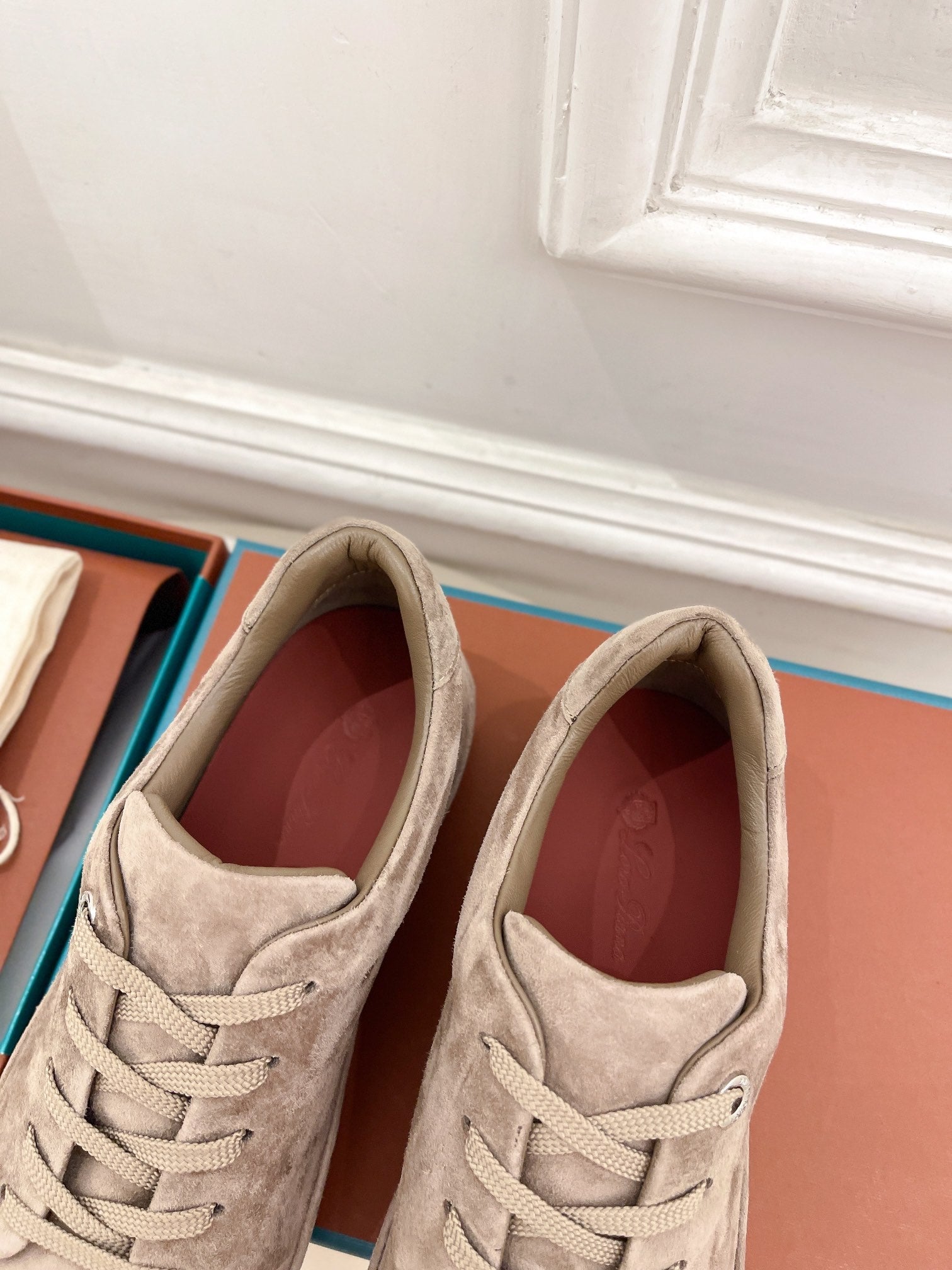 LP Nuage Sneaker In Light Grey Brown Suede 988293