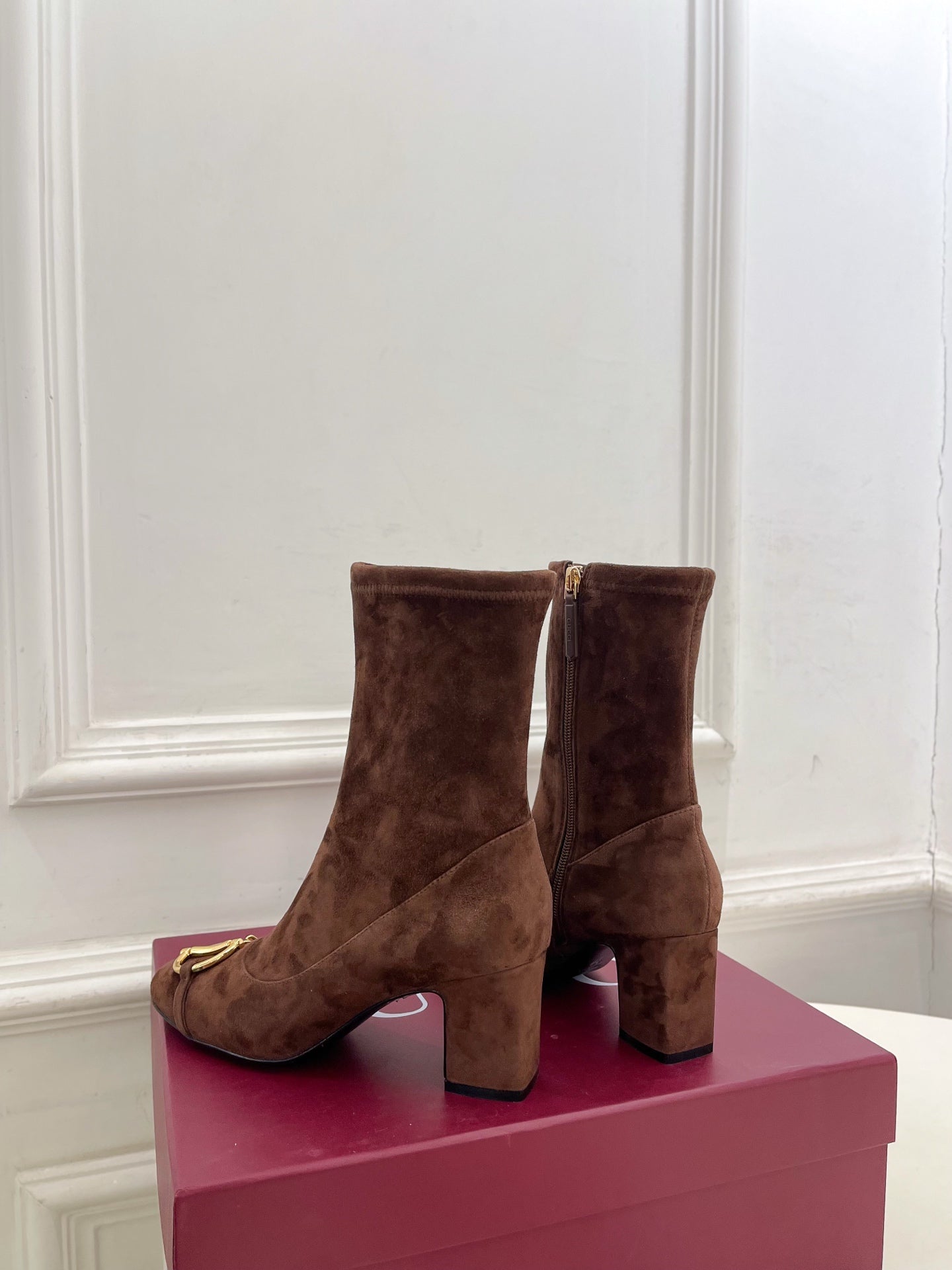 GG half-D chain buckle  ankle boots brown suede 536055