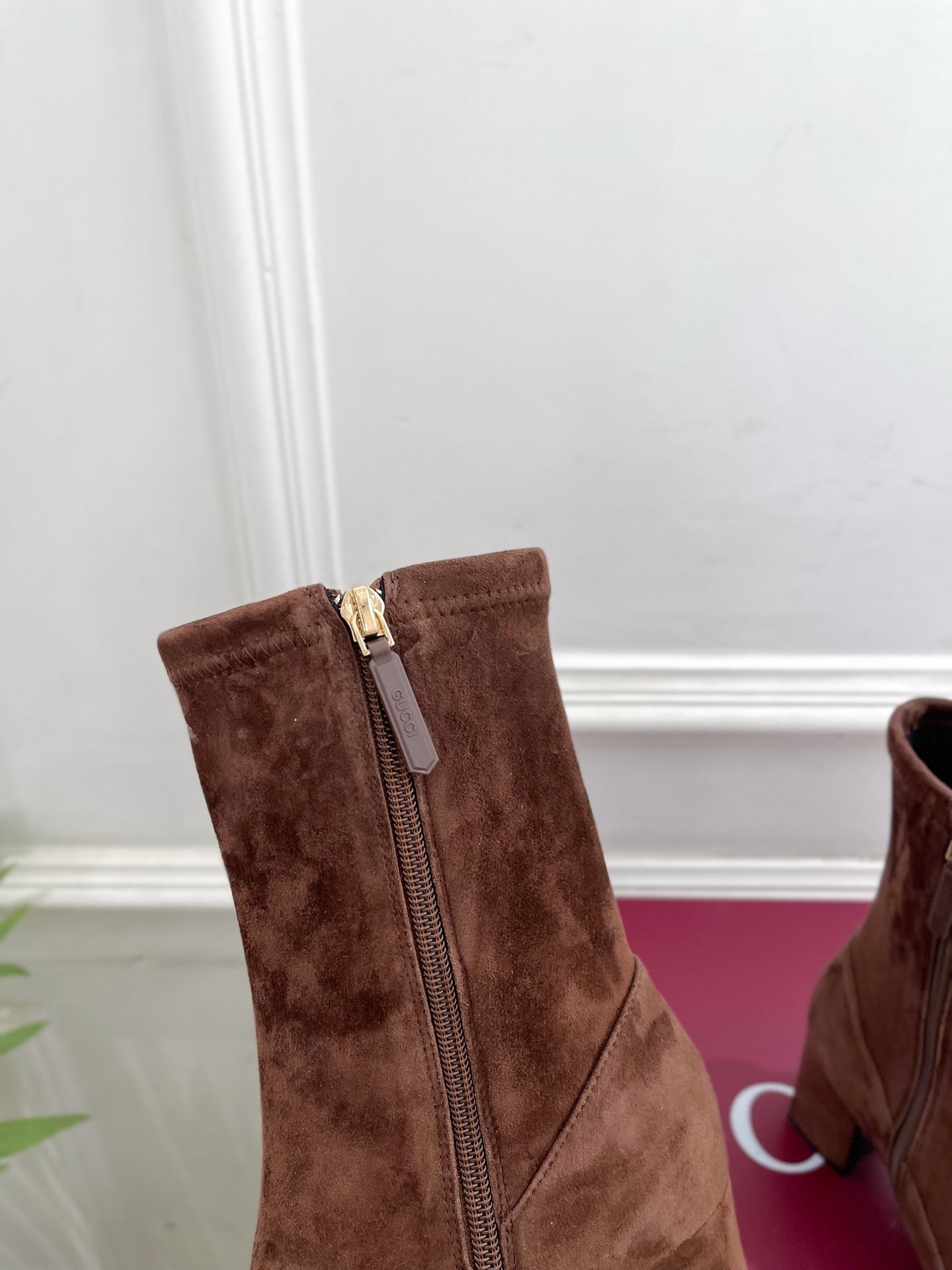 GG half-D chain buckle  ankle boots brown suede 536055