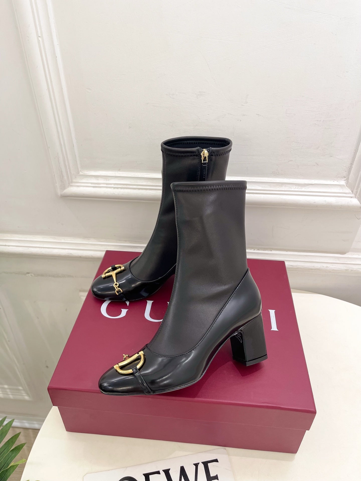 GG half-D chain buckle ankle boots black sheepskin 536056