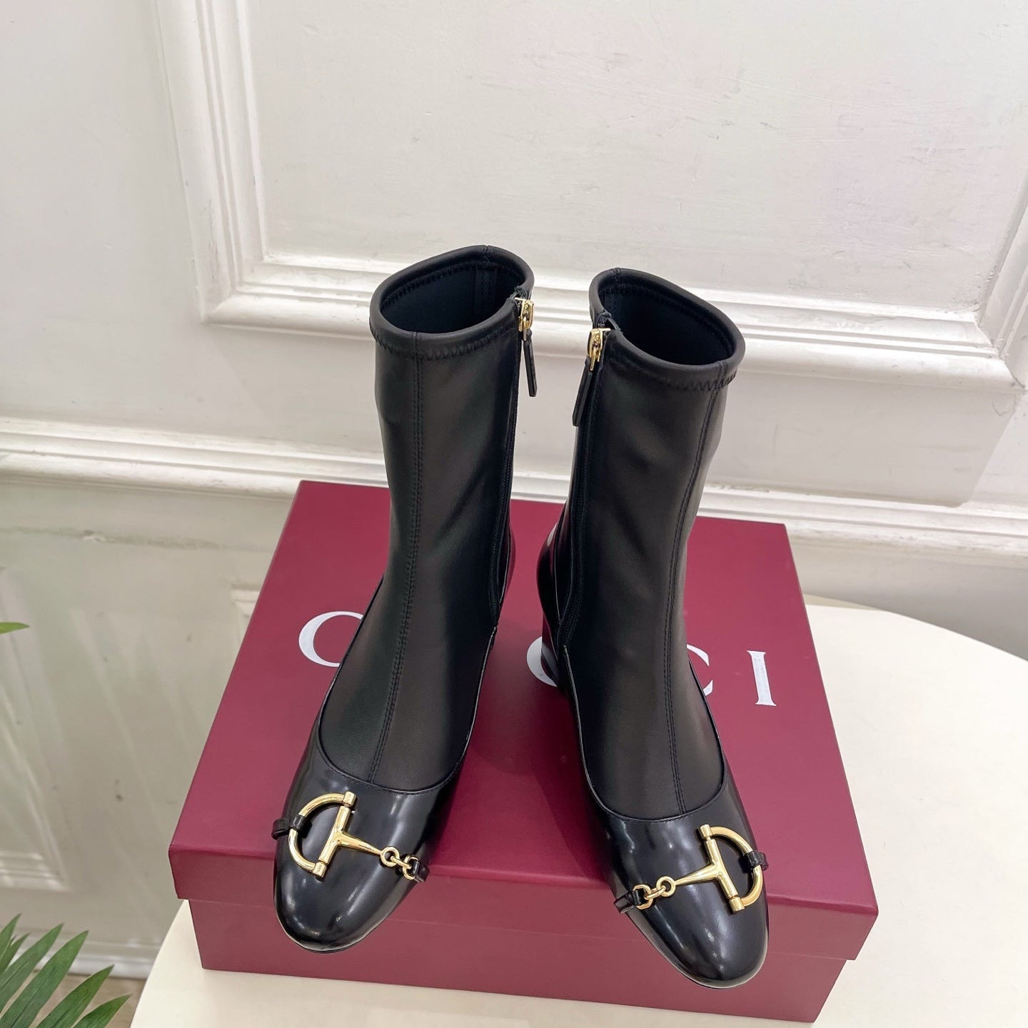 GG half-D chain buckle ankle boots black sheepskin 536056