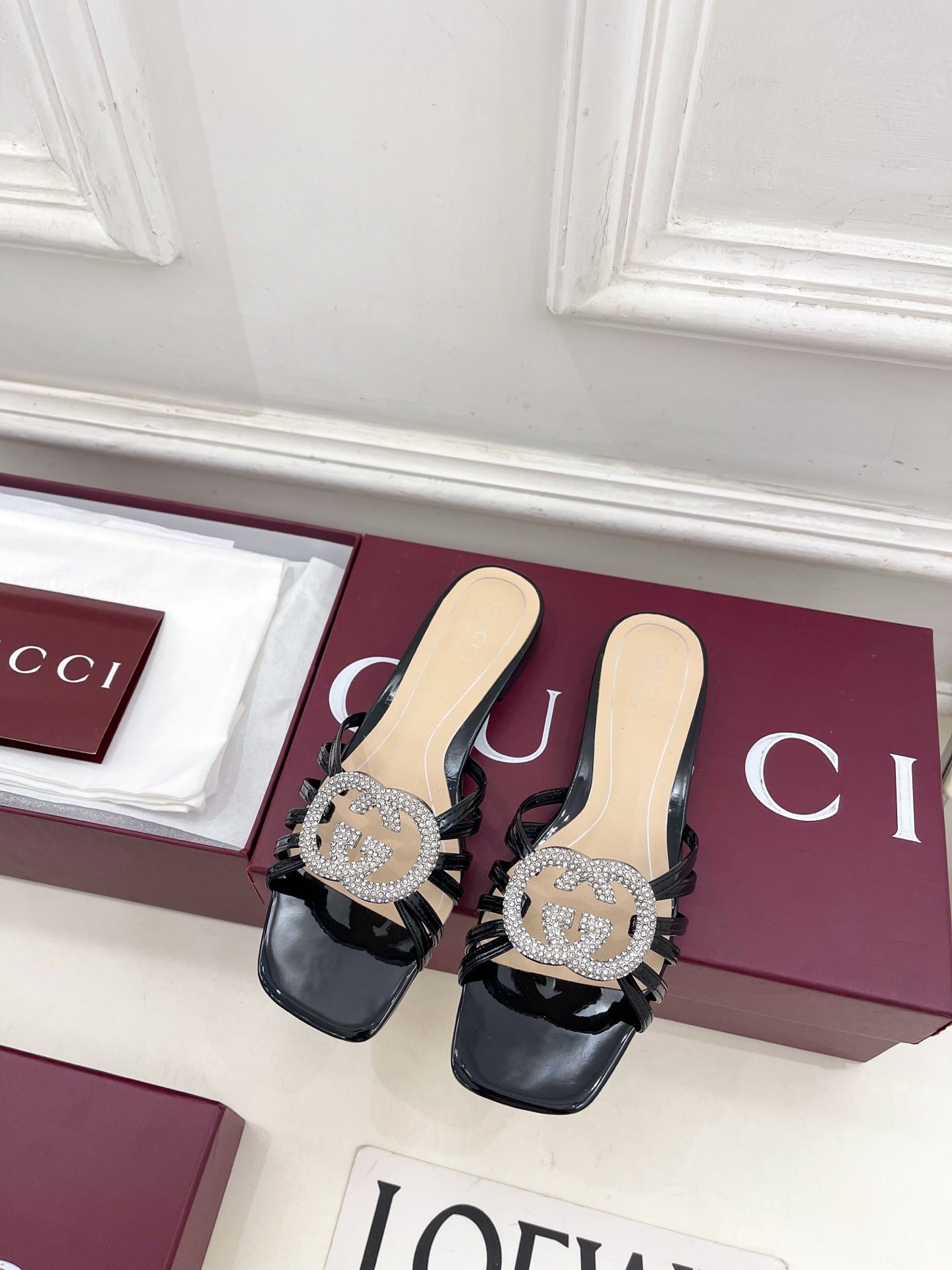 GG 26 Flat Sandals Black Patent Leather 587089