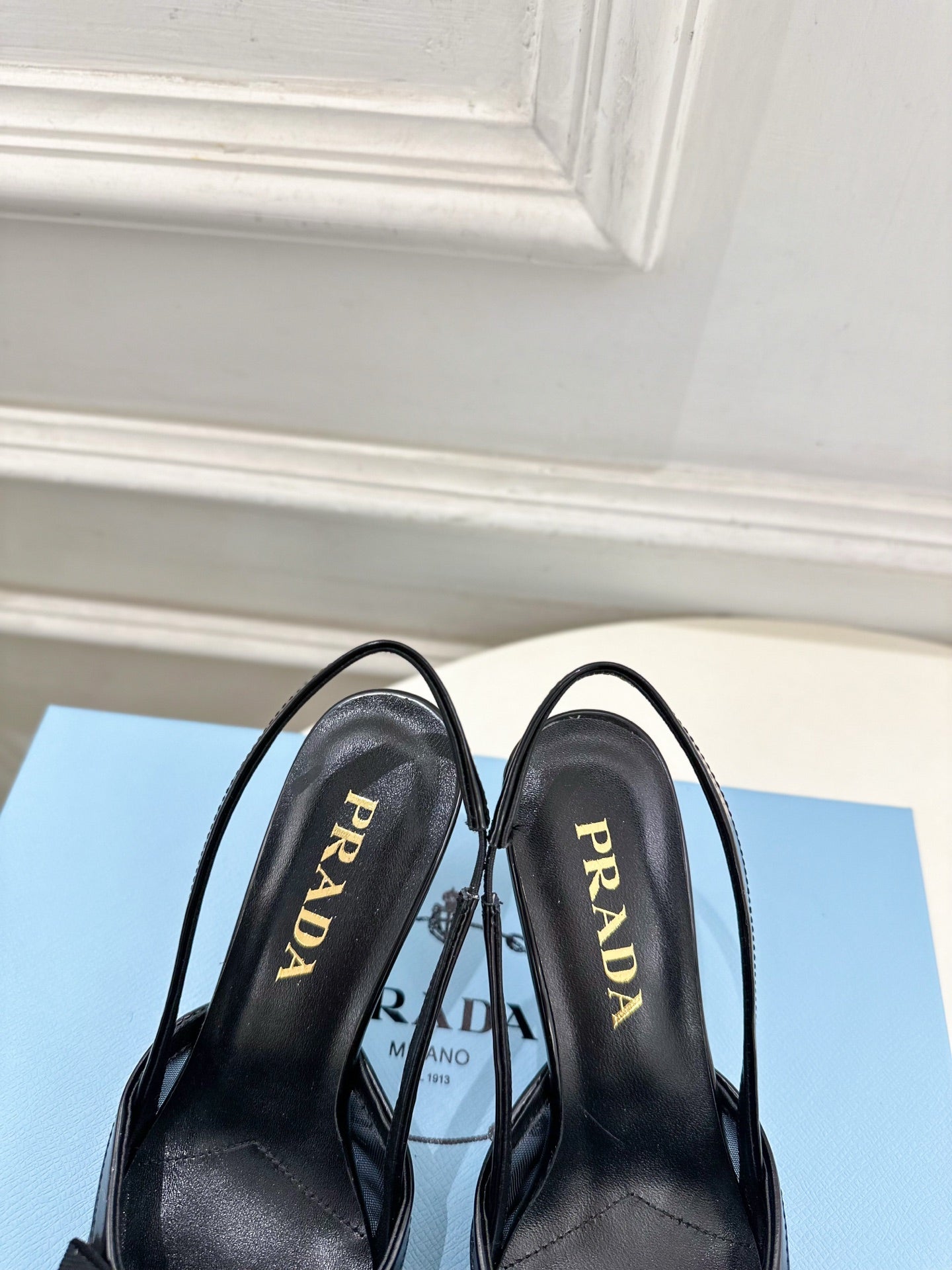 PRA 26S Pointed-Toe Slingback 75 Black Mesh Sheepskin 631961