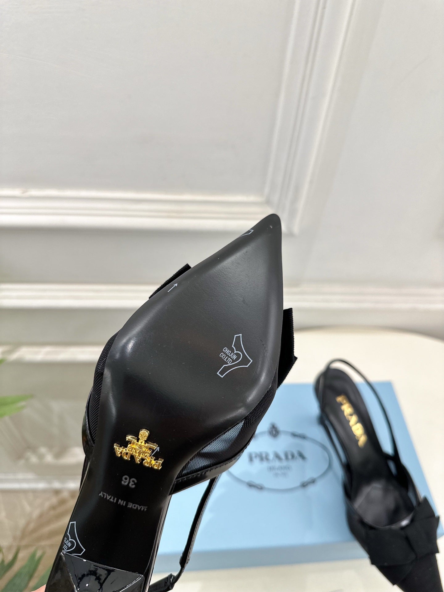 PRA 26S Pointed-Toe Slingback 75 Black Mesh Sheepskin 631961