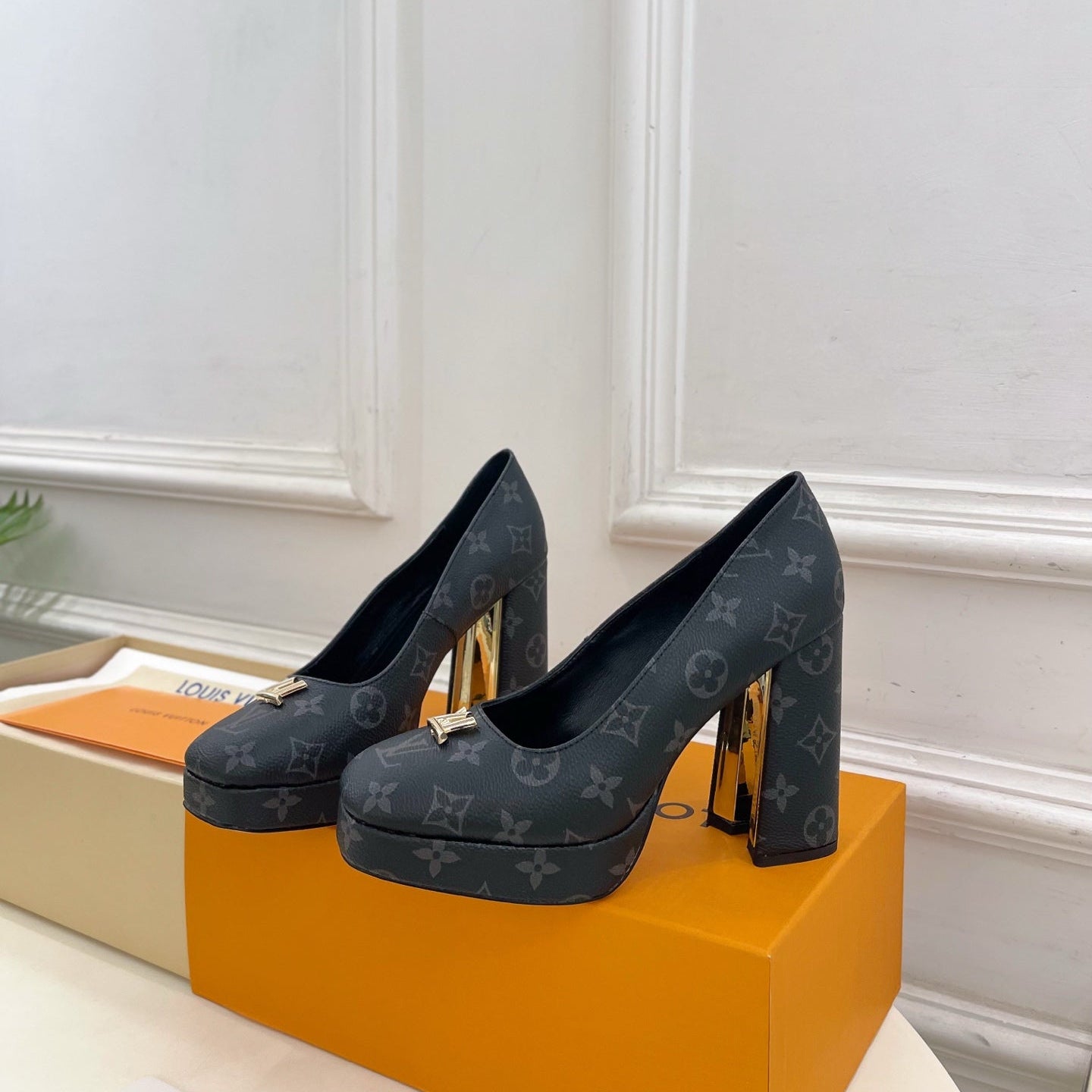 LV 26ss Pump 110 Black Monogram Leather 631919