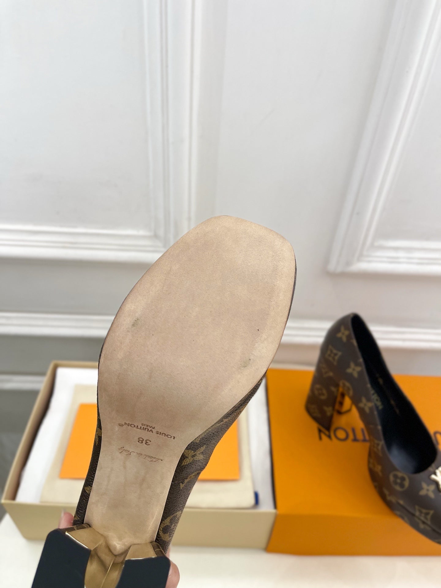 LV 26ss Pump 110 Brown Monogram Leather 631920