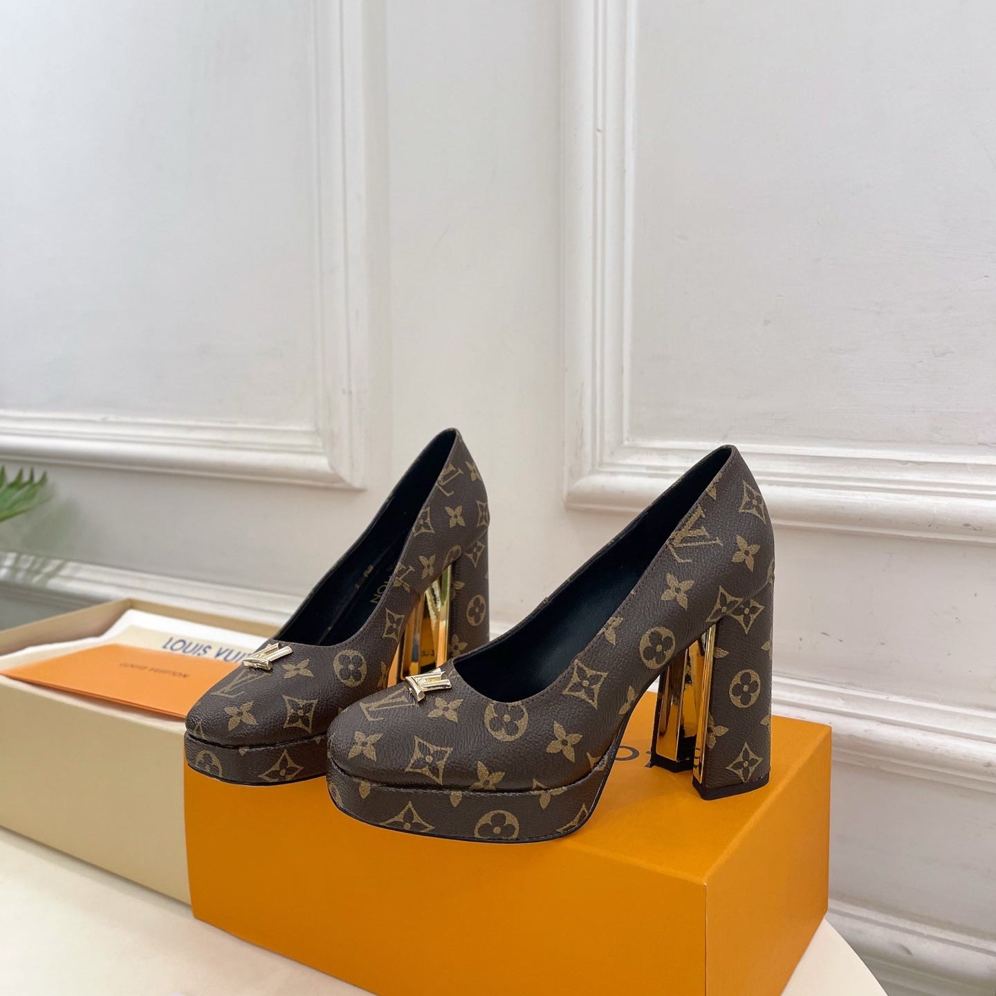 LV 26ss Pump 110 Brown Monogram Leather 631920