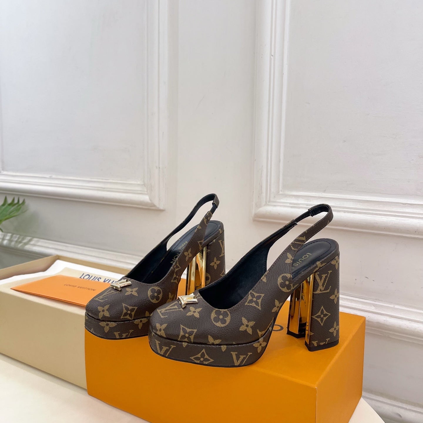 LV 26ss Platform Sandals 110 Brown Monogram Leather 631924