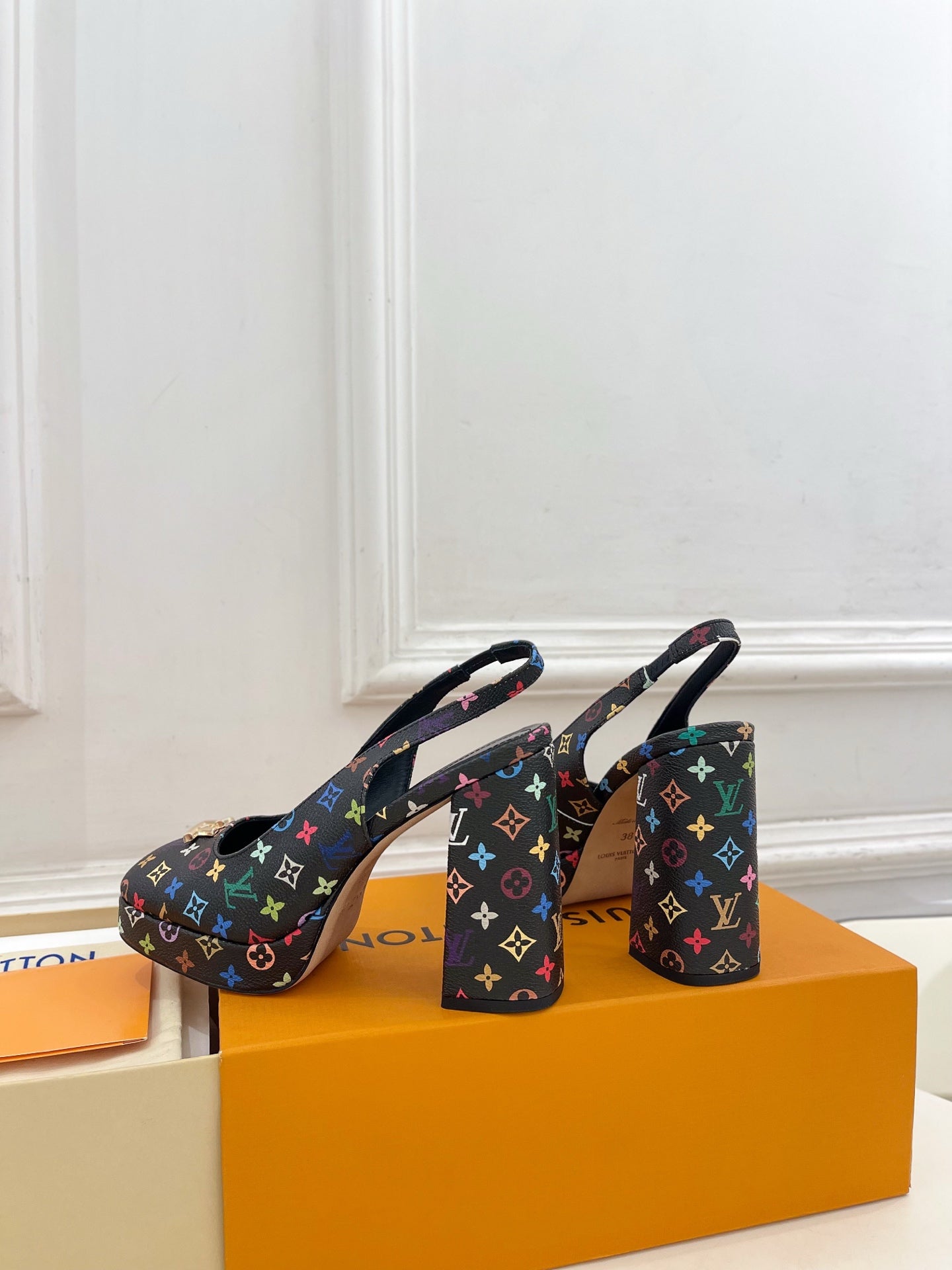 LV 26ss Platform Sandals 110 Black Monogram Multicolor Leather 631926