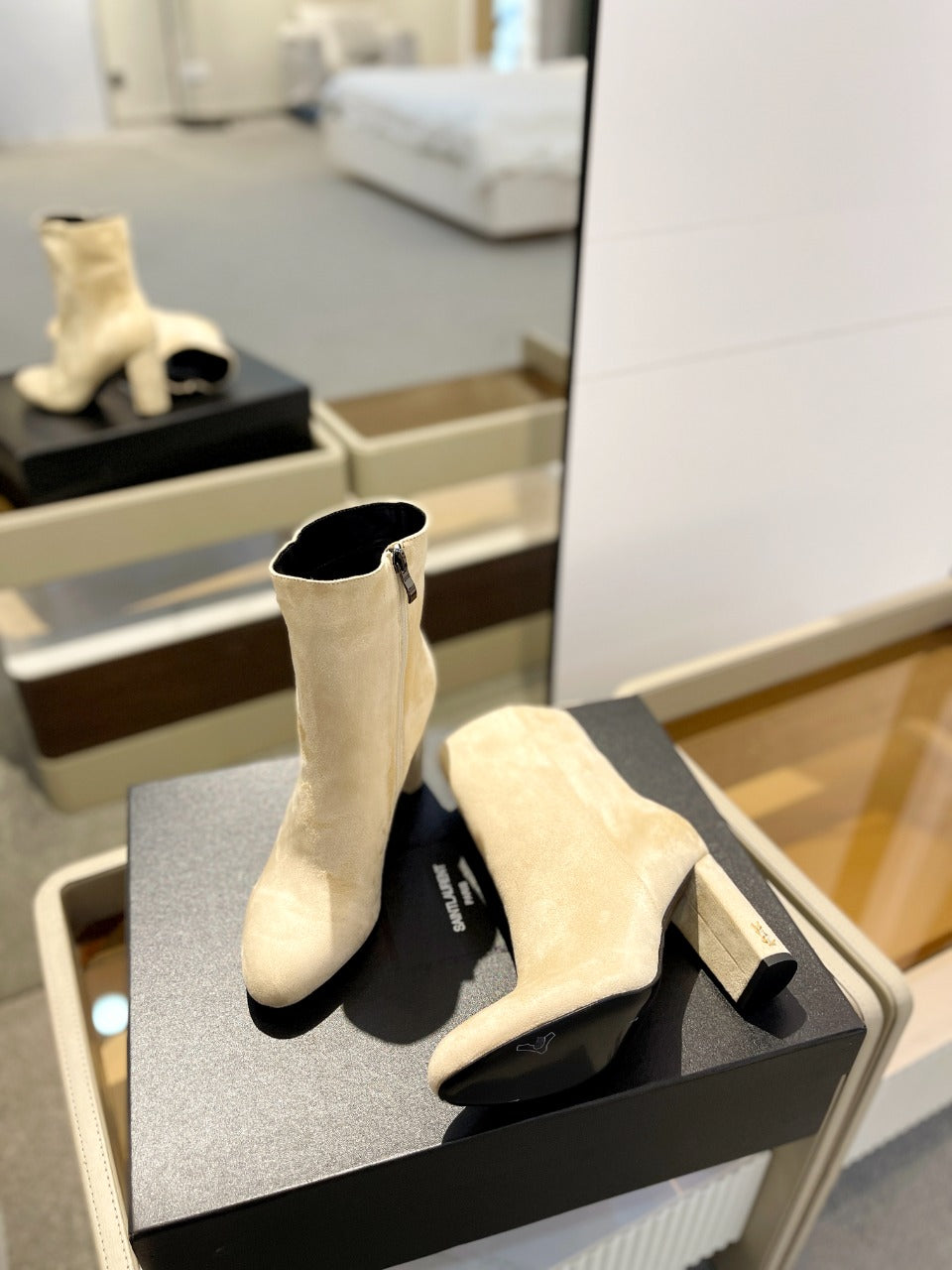 SL HONORÃ‰ BOOTIES FLAX SUEDE