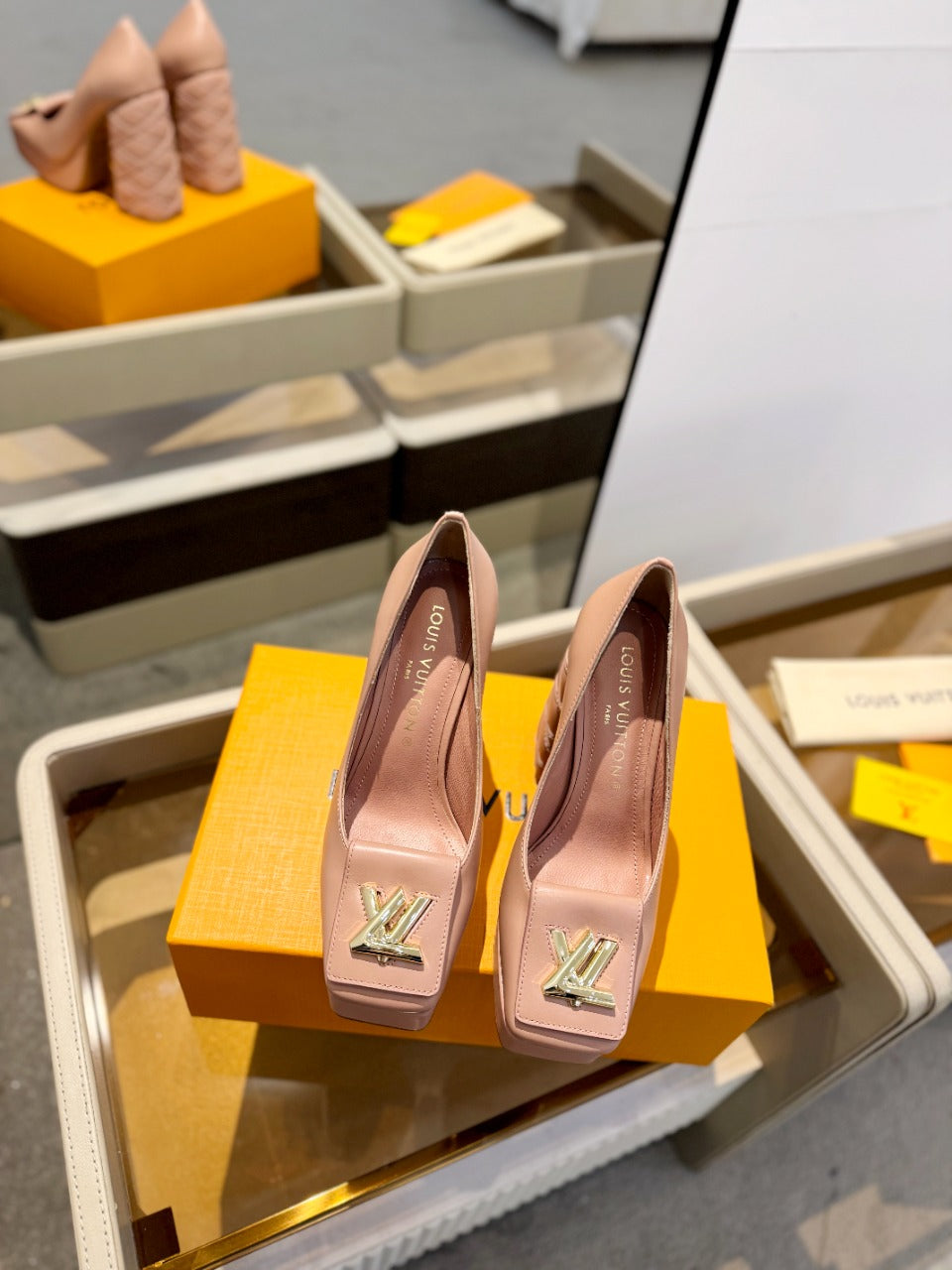 LV Shake Pump 120mm Nude Pink Cowhide