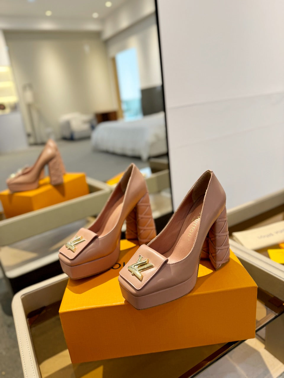 LV Shake Pump 120mm Nude Pink Cowhide