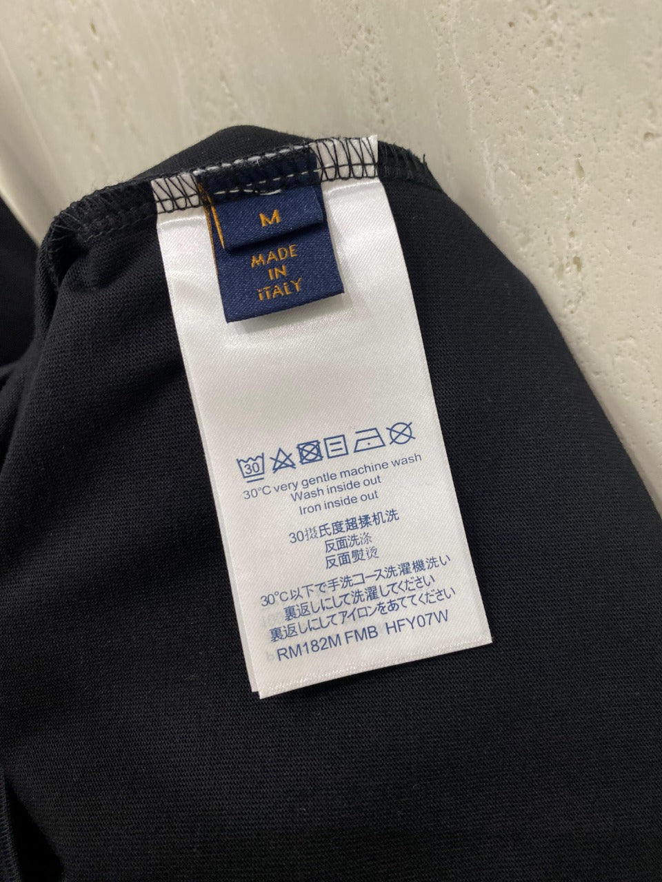 LV T-SHIRT IN BLACK COTTON 239616