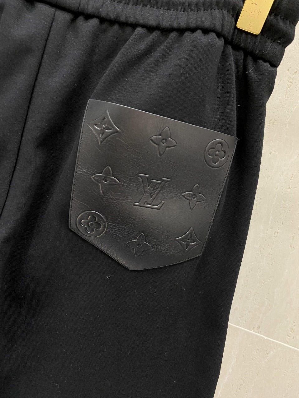 LV CASUAL SHORTS BLACK COTTON STRETCH FABRIC 239609