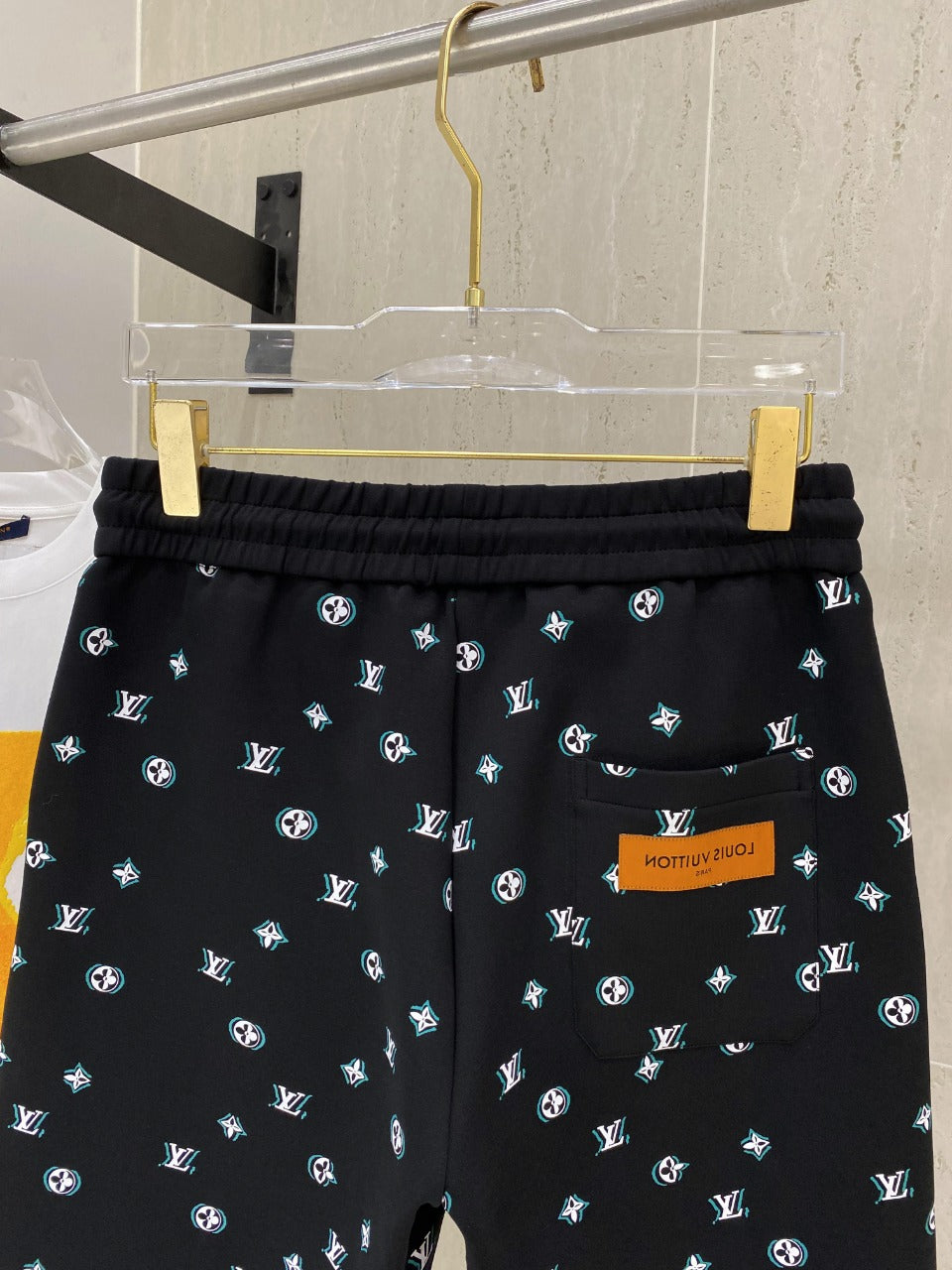 LV CASUAL SHORTS BLACK MIX WHITE COTTON STRETCH FABRIC 239612