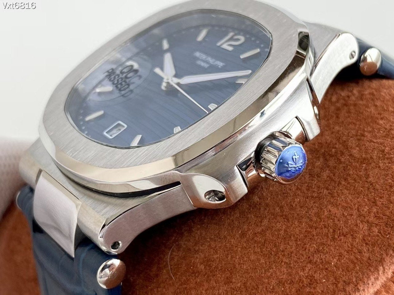 NAUTILUS STAINLESS STEEL 40MM BLUE DIAL